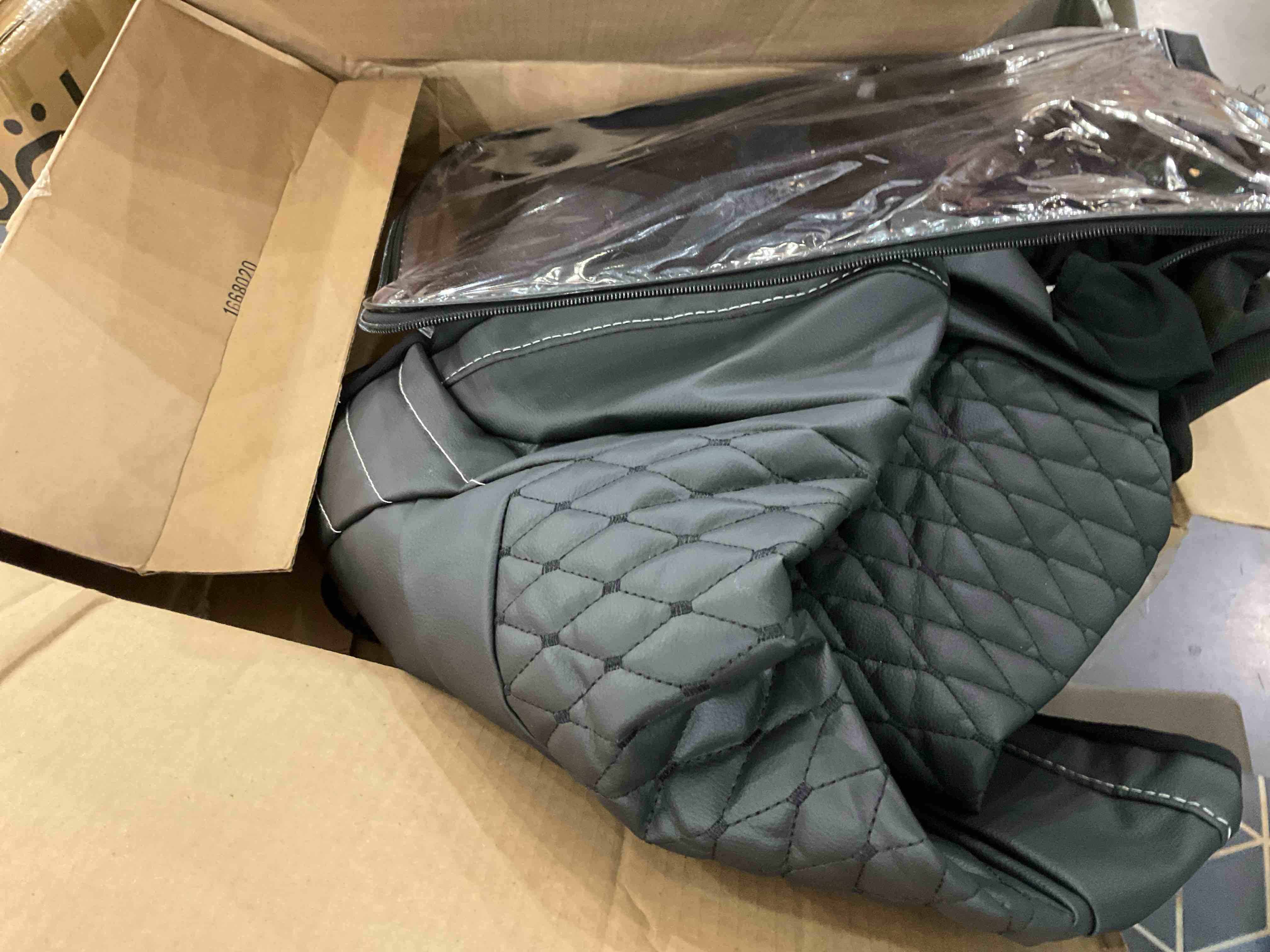 https://s3.amazonaws.com/lotting-images-prod/BargainHunt/EXS01500668_1716297985511.jpeg