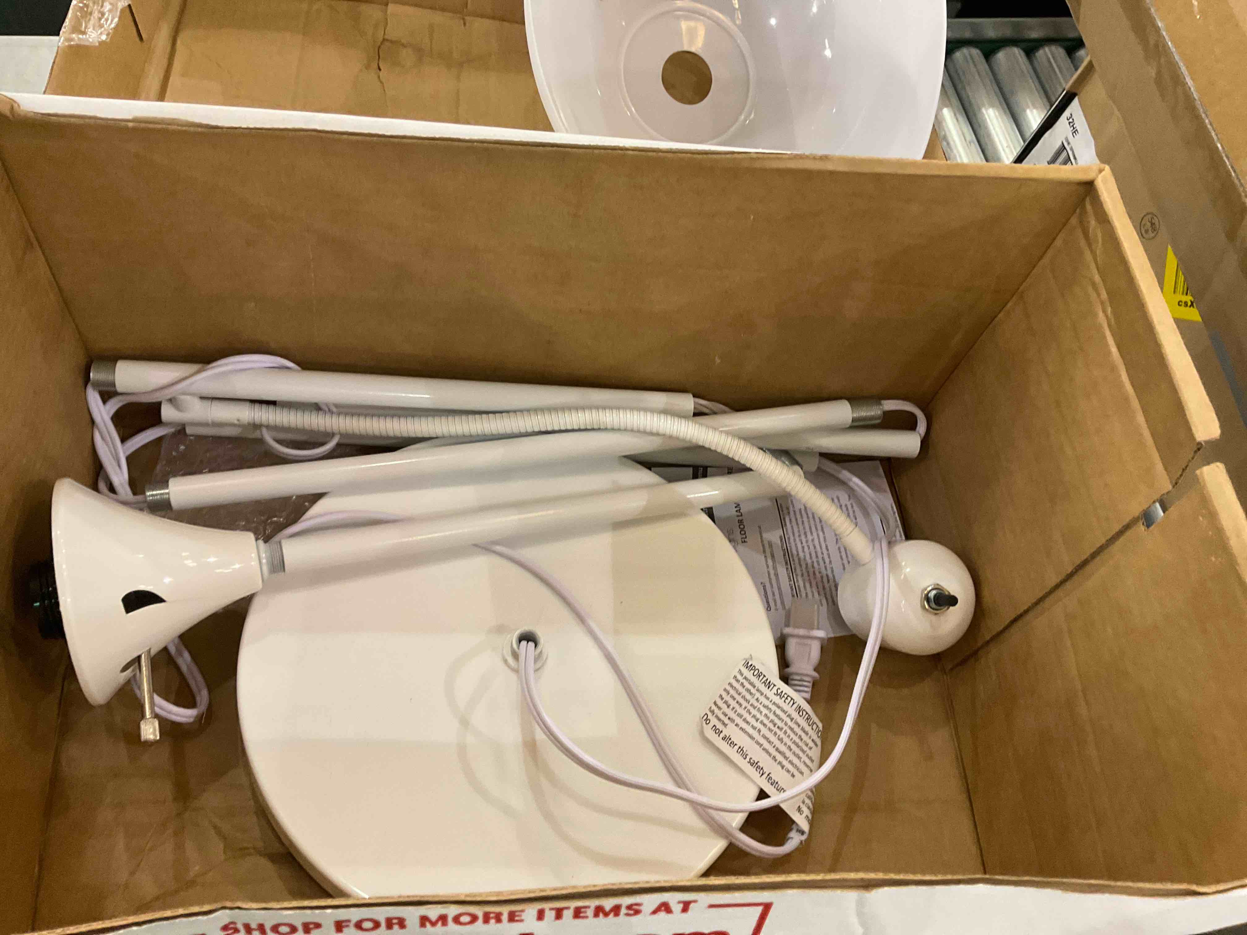 https://s3.amazonaws.com/lotting-images-prod/BargainHunt/EXS01500734_1716303052266.jpeg