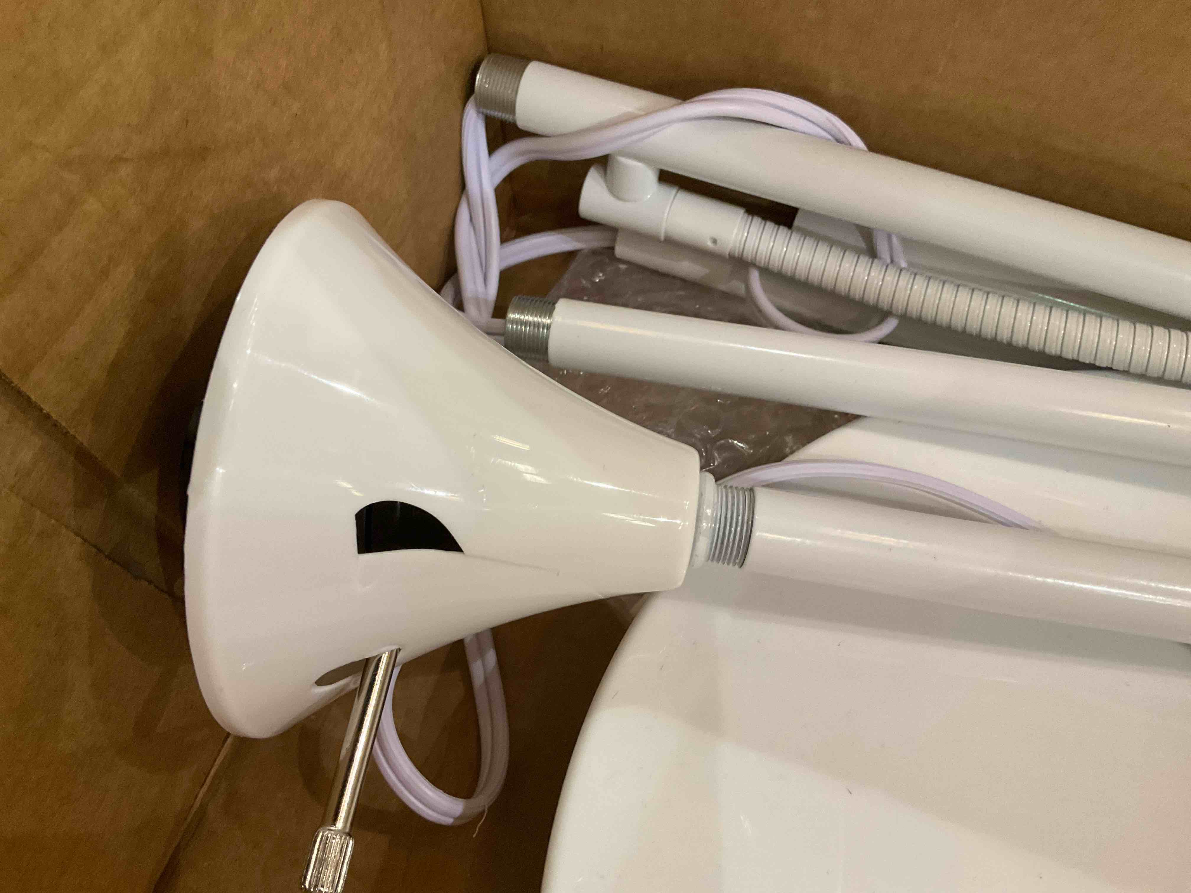 https://s3.amazonaws.com/lotting-images-prod/BargainHunt/EXS01500734_1716303055953.jpeg