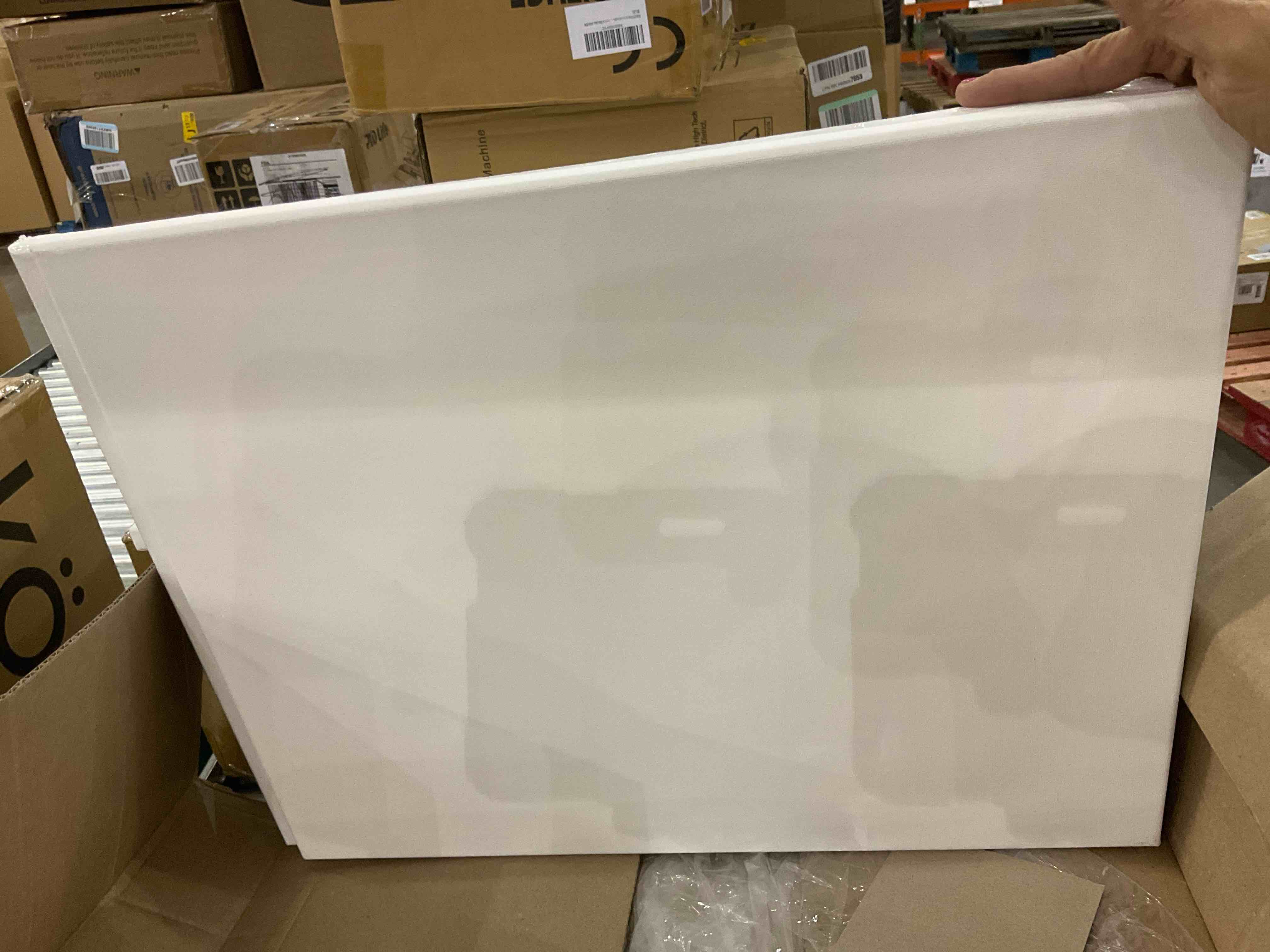 https://s3.amazonaws.com/lotting-images-prod/BargainHunt/EXS01500876_1716895977727.jpeg
