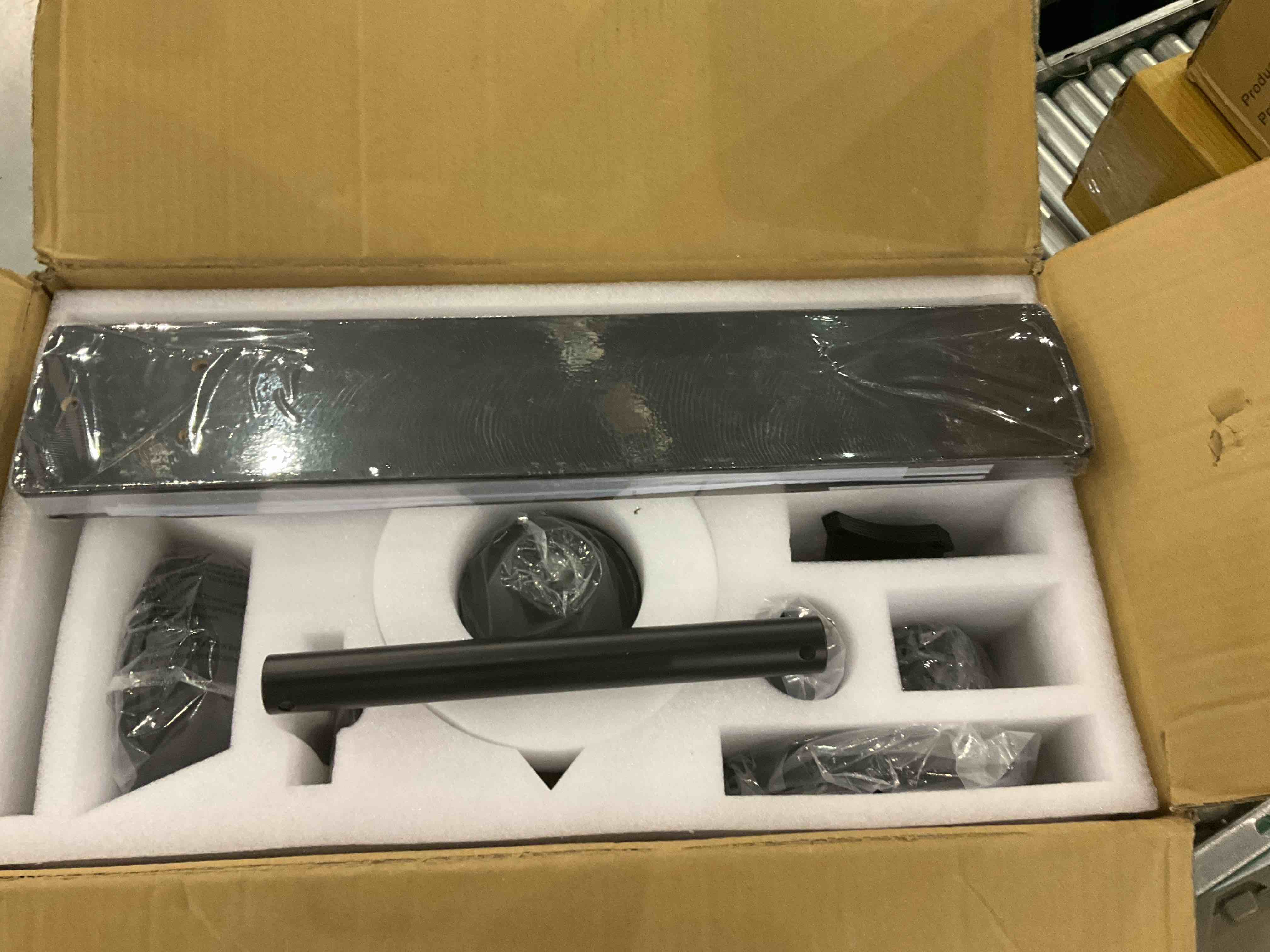 https://s3.amazonaws.com/lotting-images-prod/BargainHunt/EXS01500877_1716896155063.jpeg
