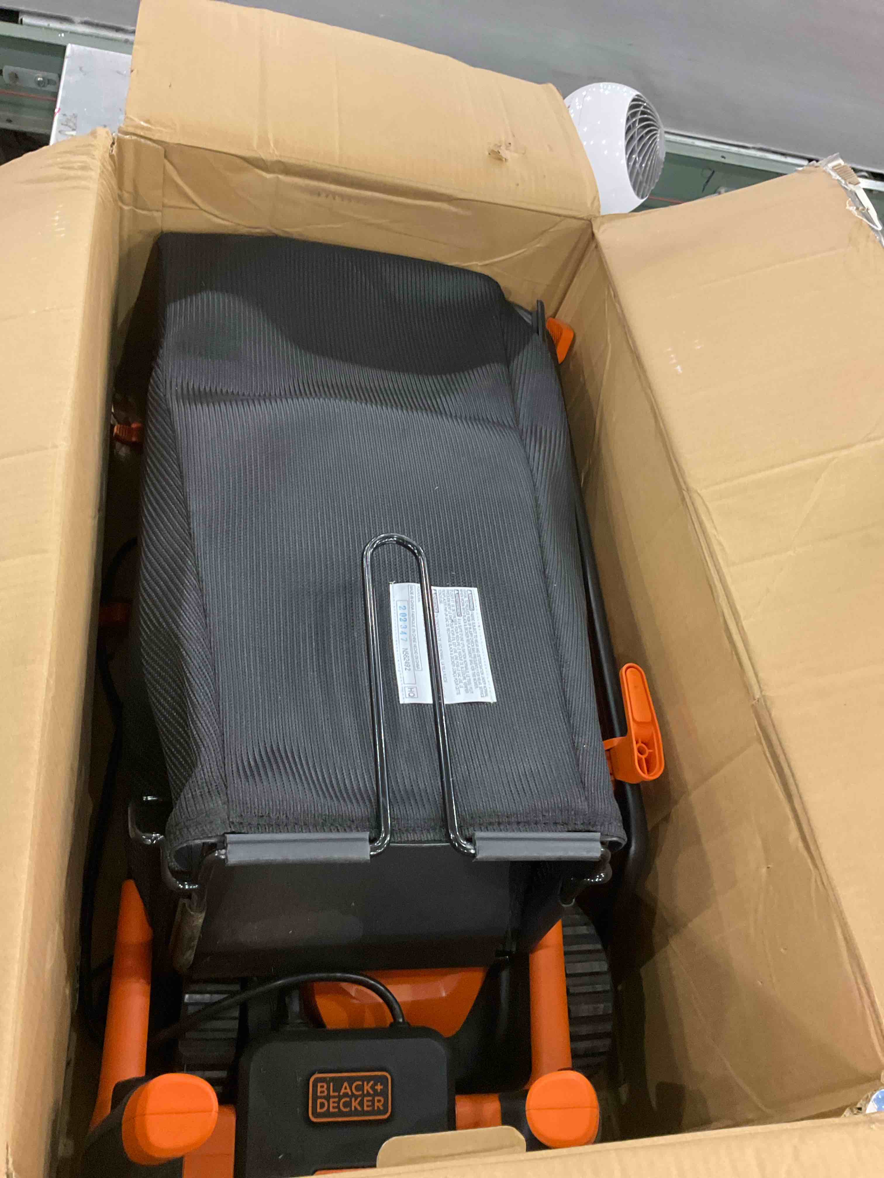 https://s3.amazonaws.com/lotting-images-prod/BargainHunt/EXS01500888_1716897909523.jpeg