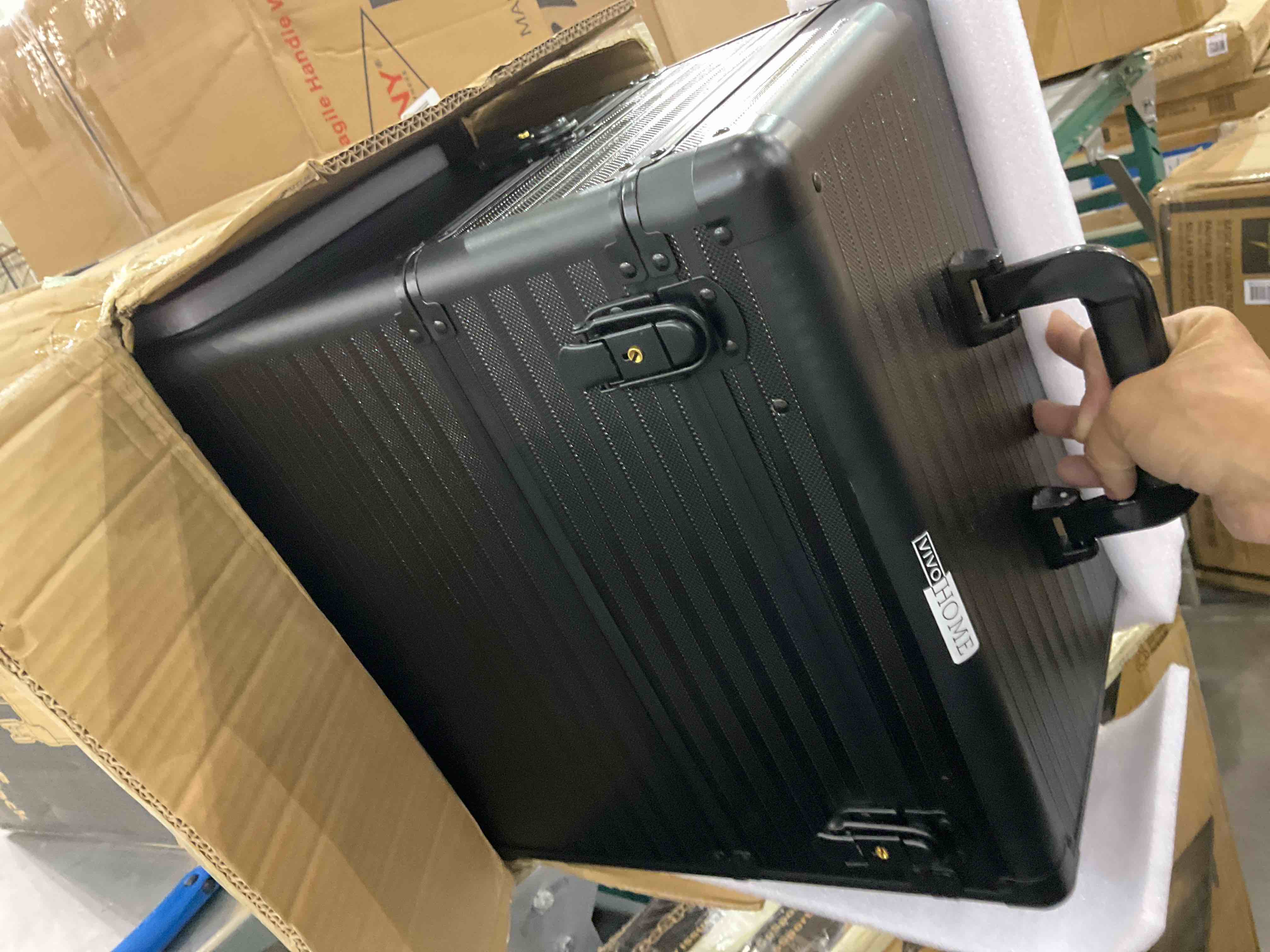 https://s3.amazonaws.com/lotting-images-prod/BargainHunt/EXS01500940_1717586910646.jpeg