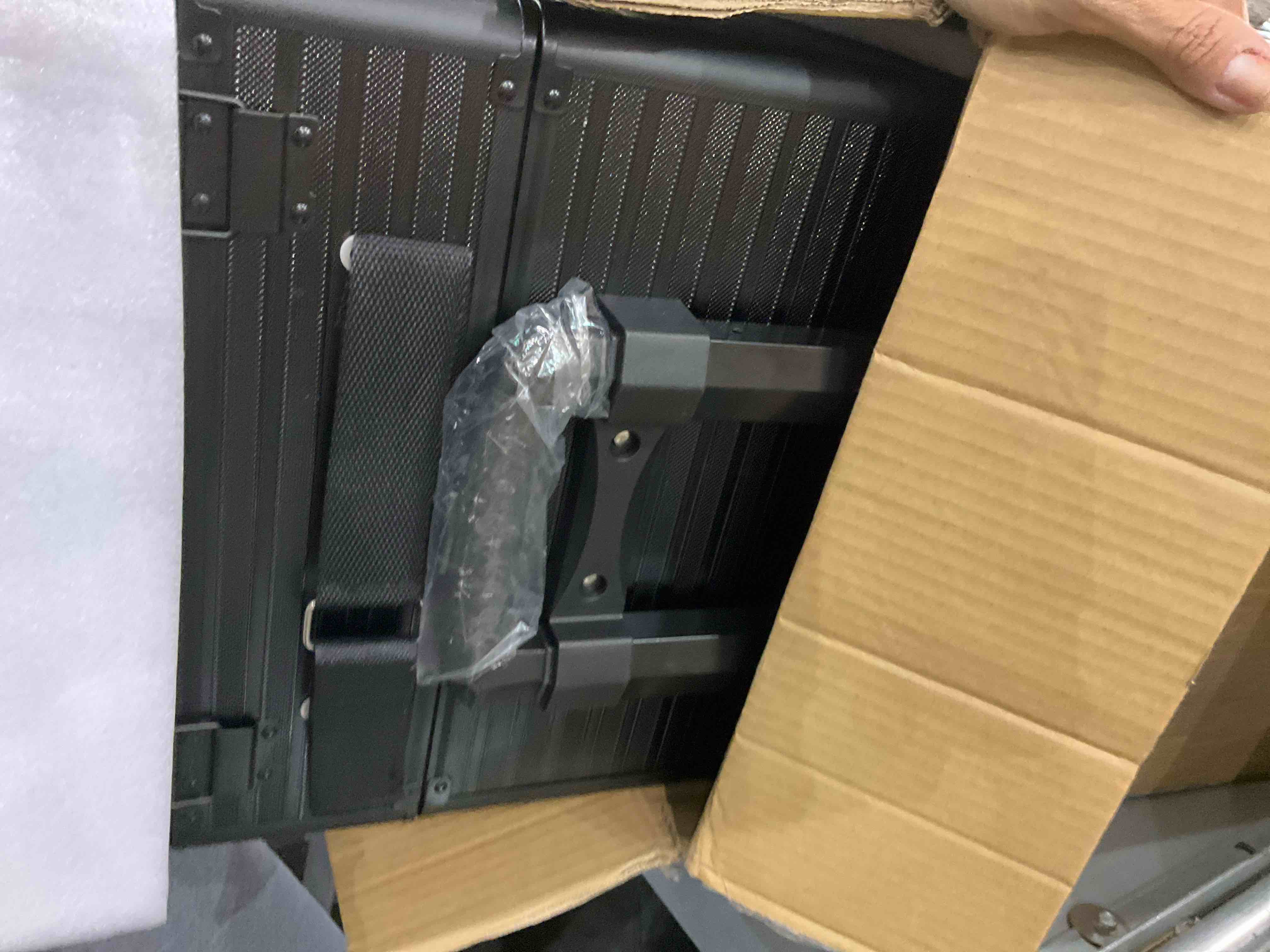 https://s3.amazonaws.com/lotting-images-prod/BargainHunt/EXS01500940_1717586931285.jpeg