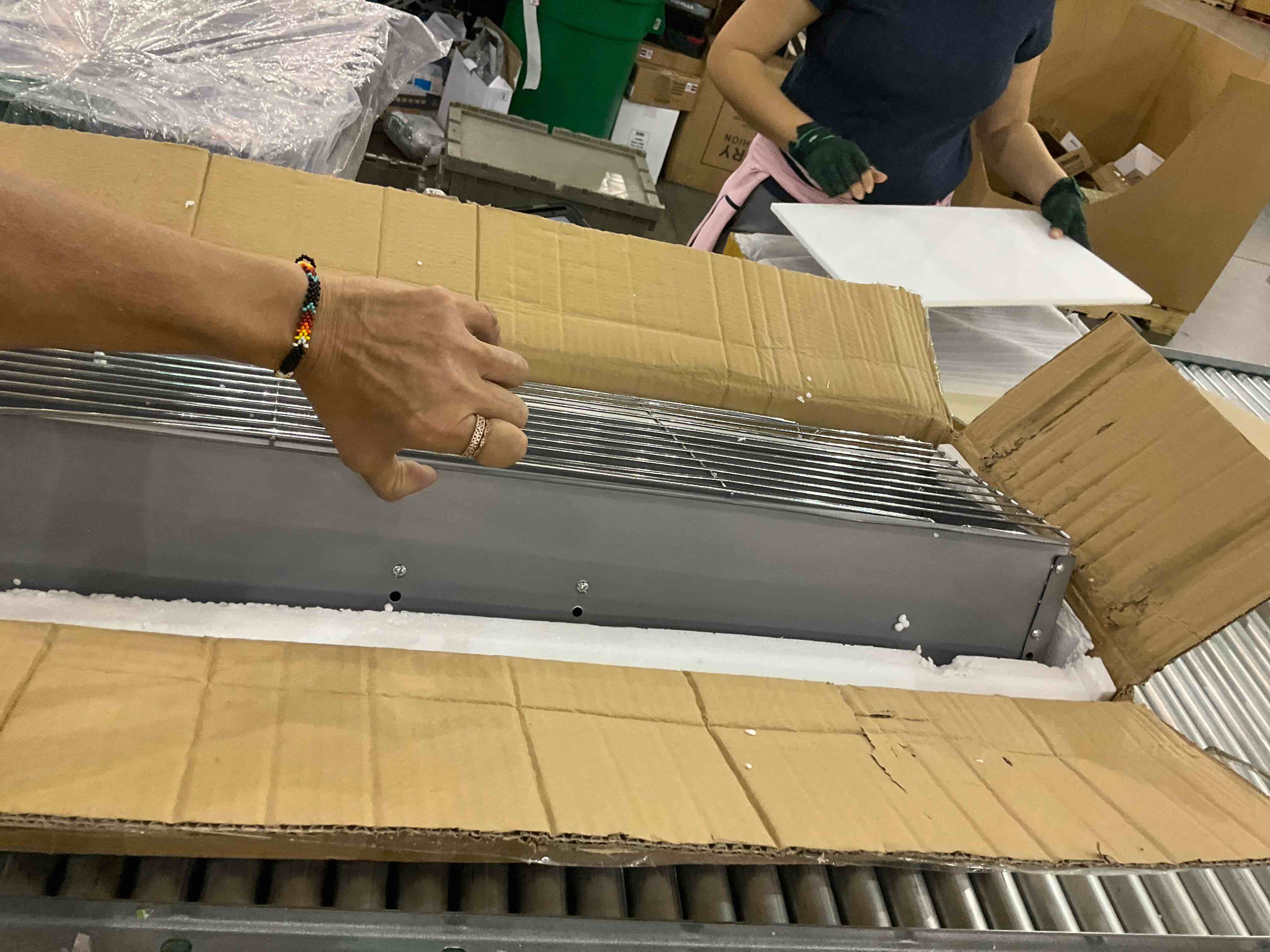 https://s3.amazonaws.com/lotting-images-prod/BargainHunt/EXS01500958_1717591379177.jpeg