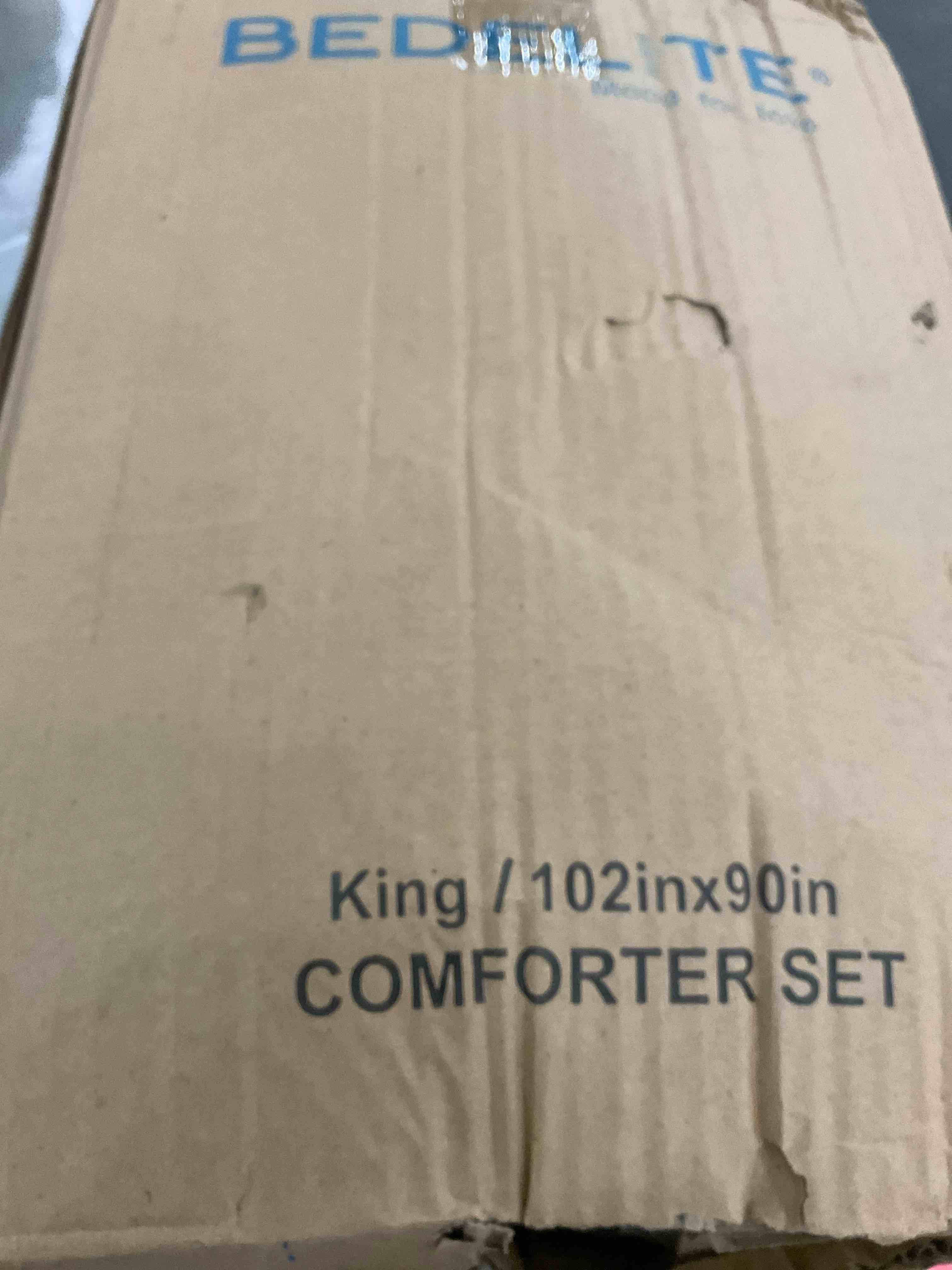 https://s3.amazonaws.com/lotting-images-prod/BargainHunt/EXS01501066_1717600379583.jpeg