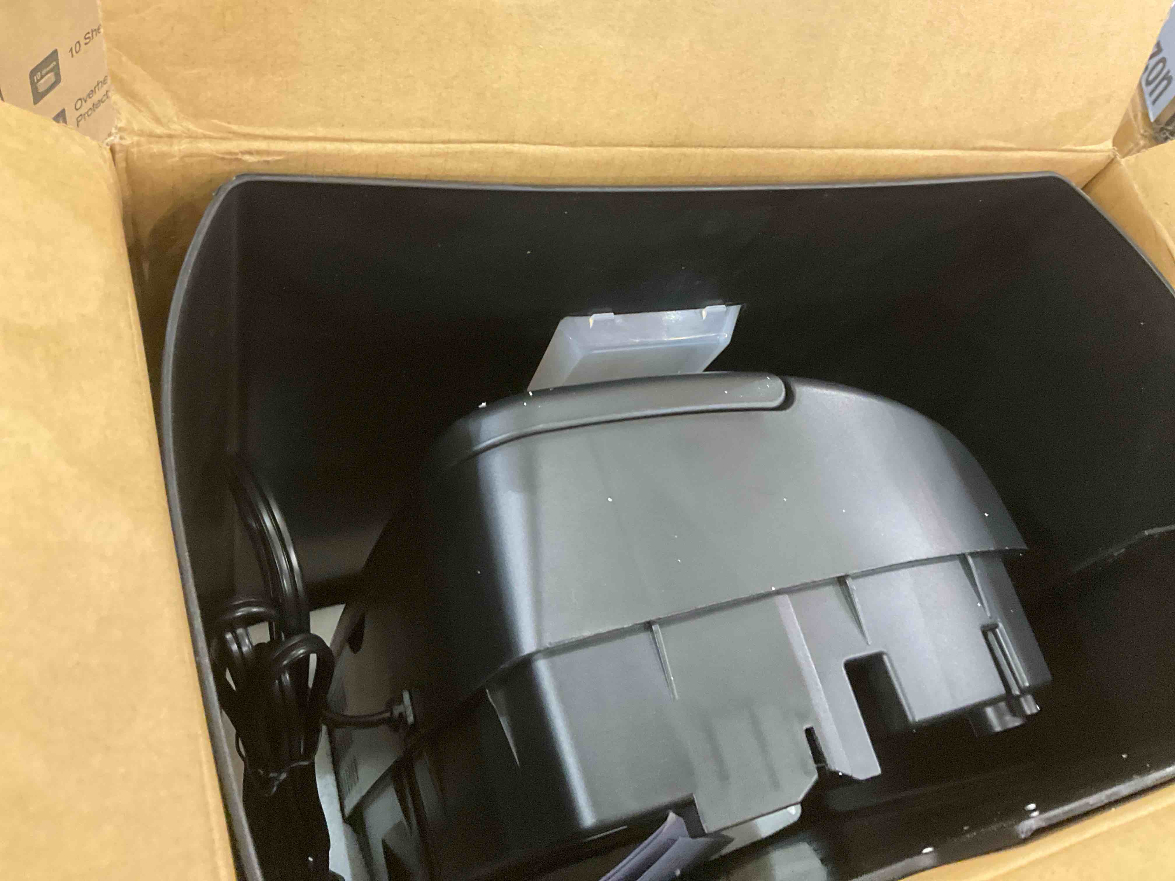 https://s3.amazonaws.com/lotting-images-prod/BargainHunt/EXS01501077_1717601998244.jpeg