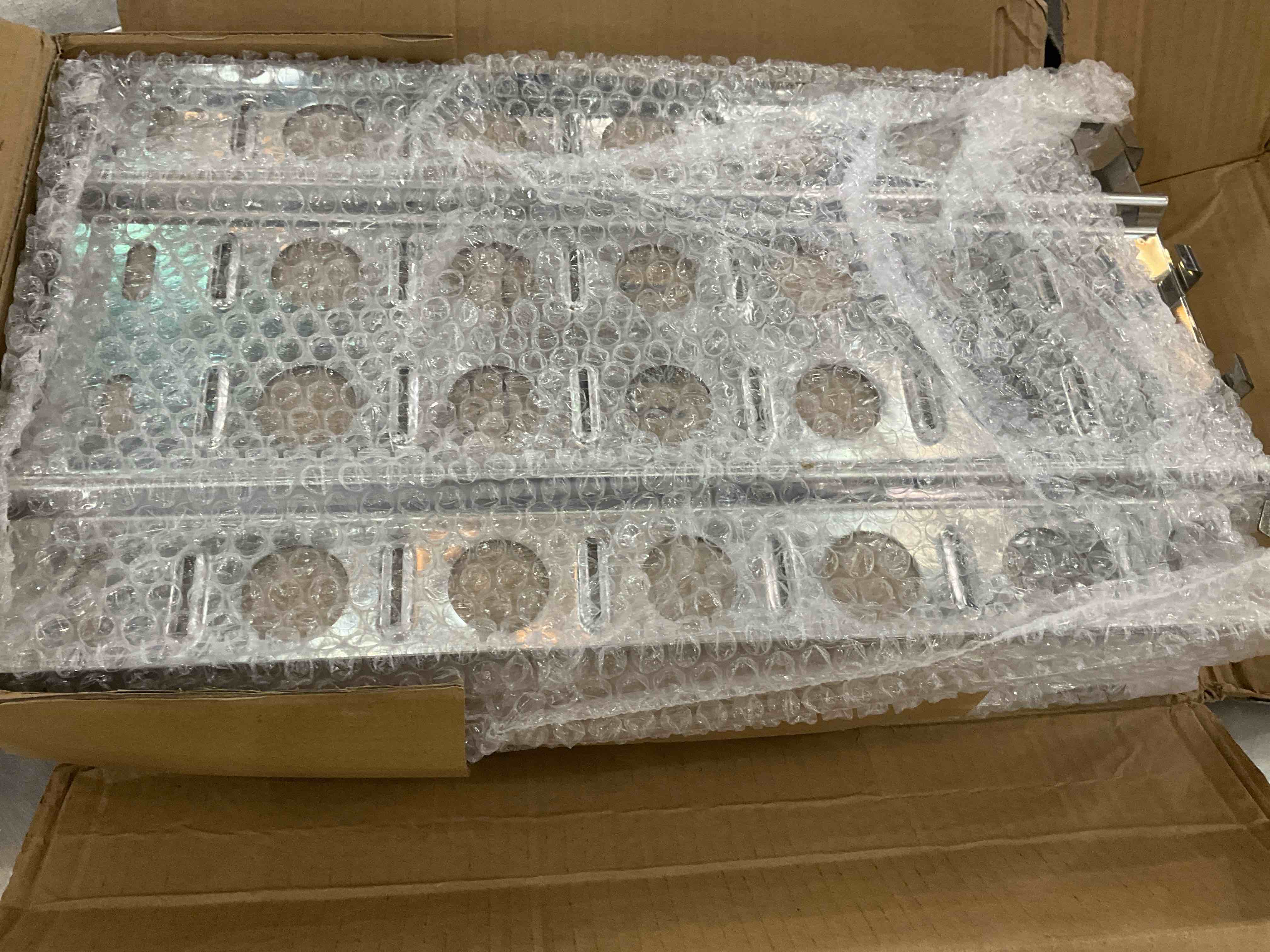 https://s3.amazonaws.com/lotting-images-prod/BargainHunt/EXS01501079_1717602287364.jpeg