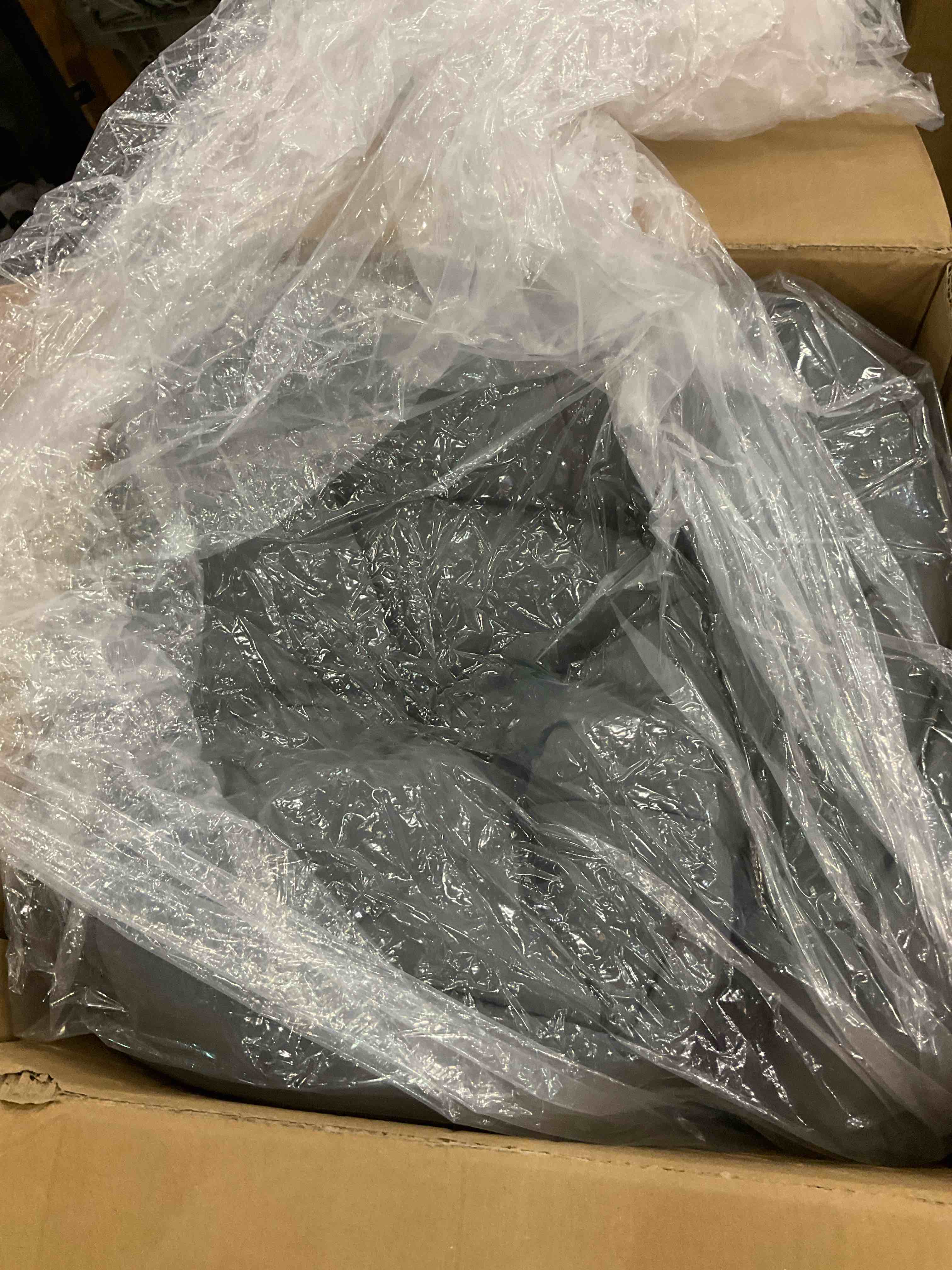 https://s3.amazonaws.com/lotting-images-prod/BargainHunt/EXS01501205_1717682479553.jpeg