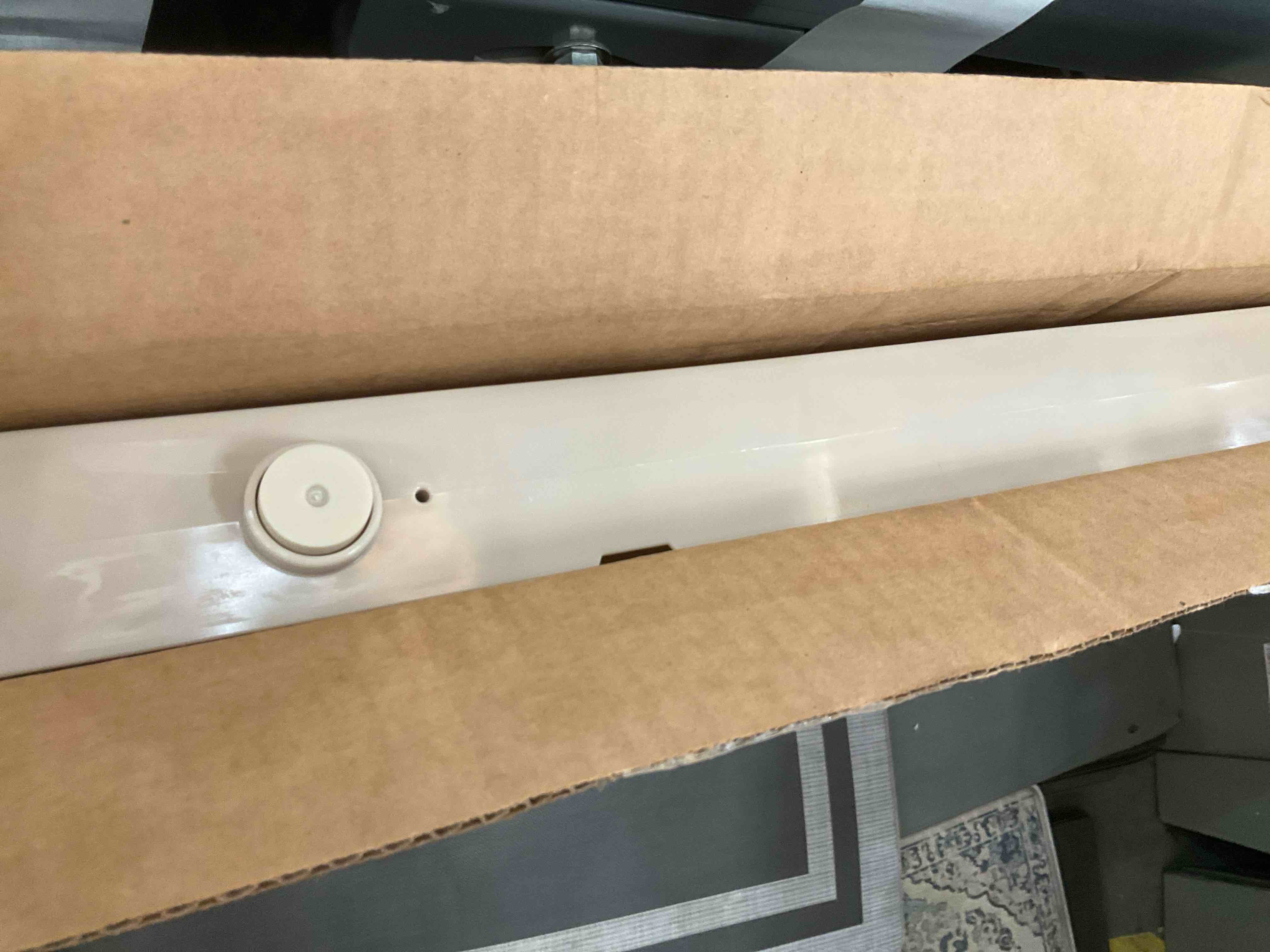 https://s3.amazonaws.com/lotting-images-prod/BargainHunt/EXS01501260_1717693830724.jpeg