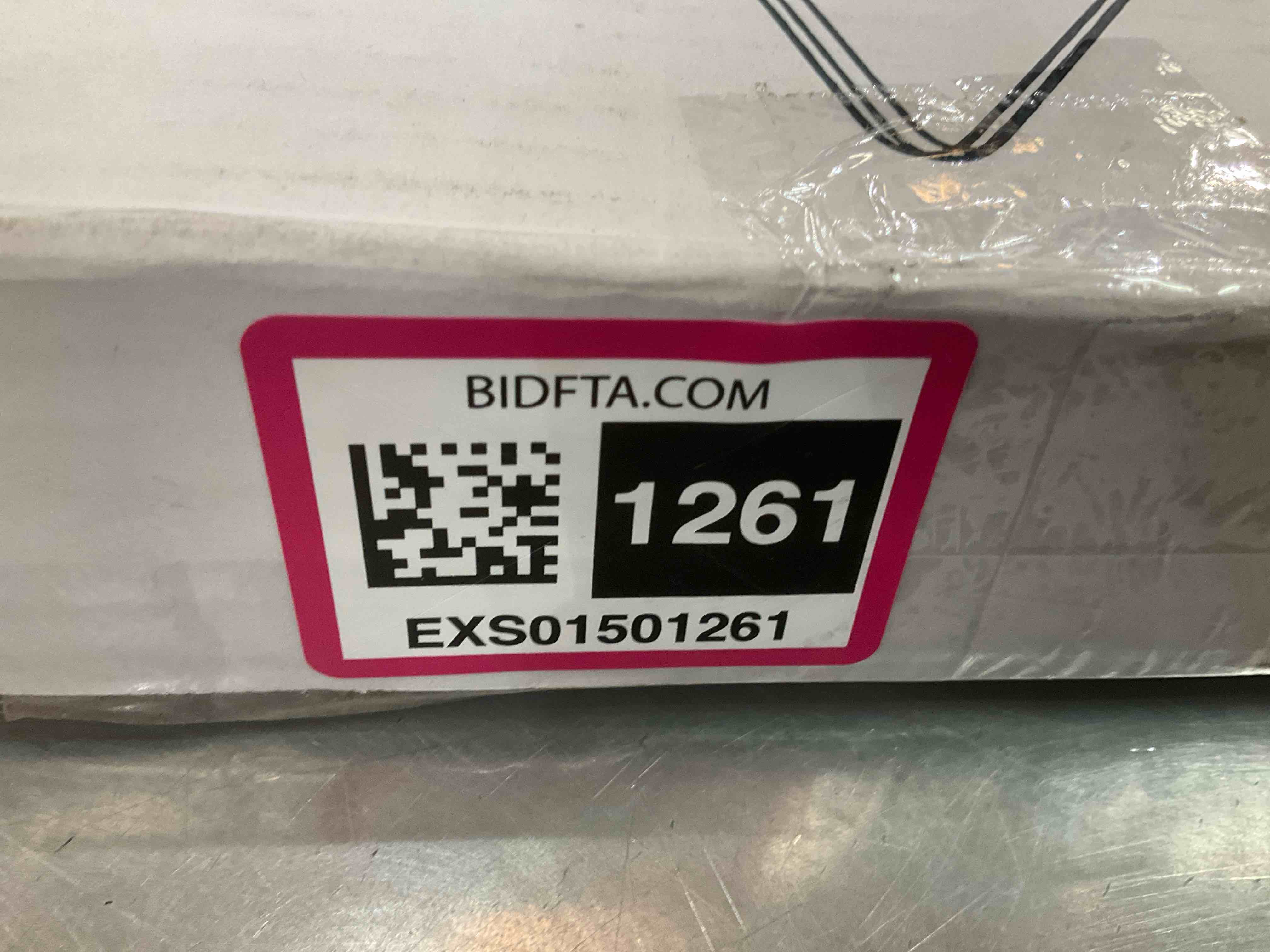 https://s3.amazonaws.com/lotting-images-prod/BargainHunt/EXS01501261_1717693984579.jpeg
