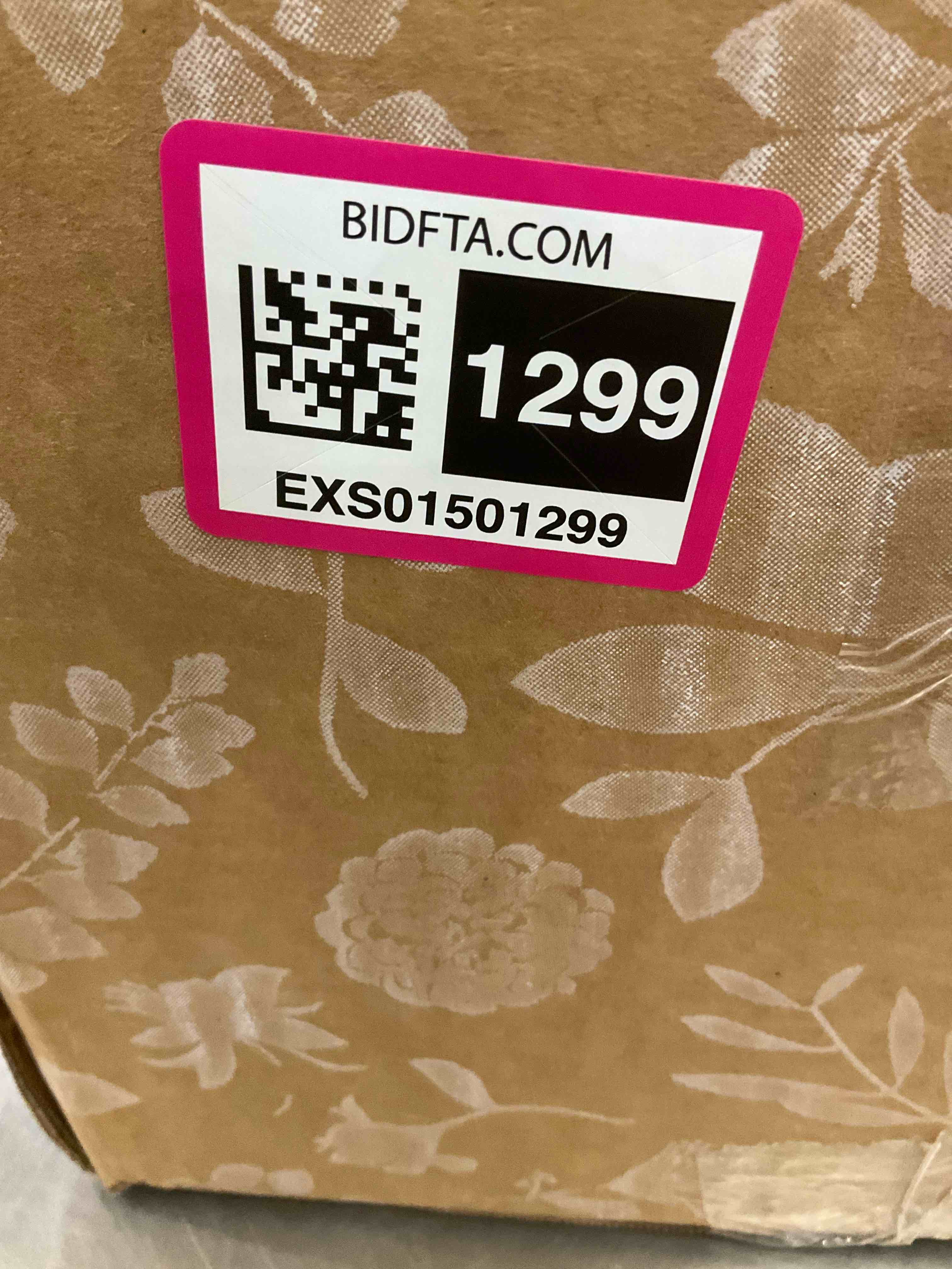https://s3.amazonaws.com/lotting-images-prod/BargainHunt/EXS01501299_1717700662908.jpeg