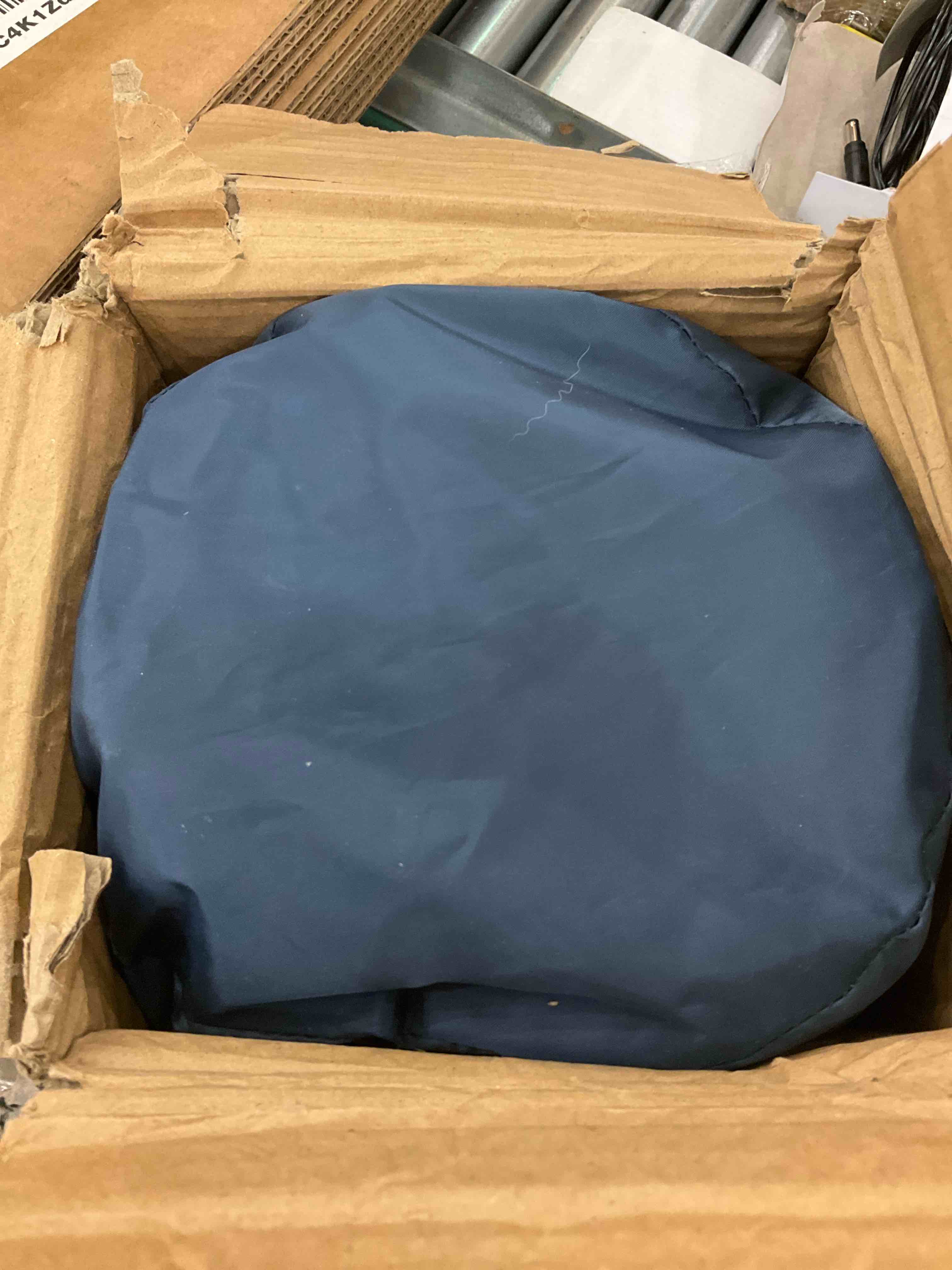 https://s3.amazonaws.com/lotting-images-prod/BargainHunt/EXS01501376_1717771335056.jpeg