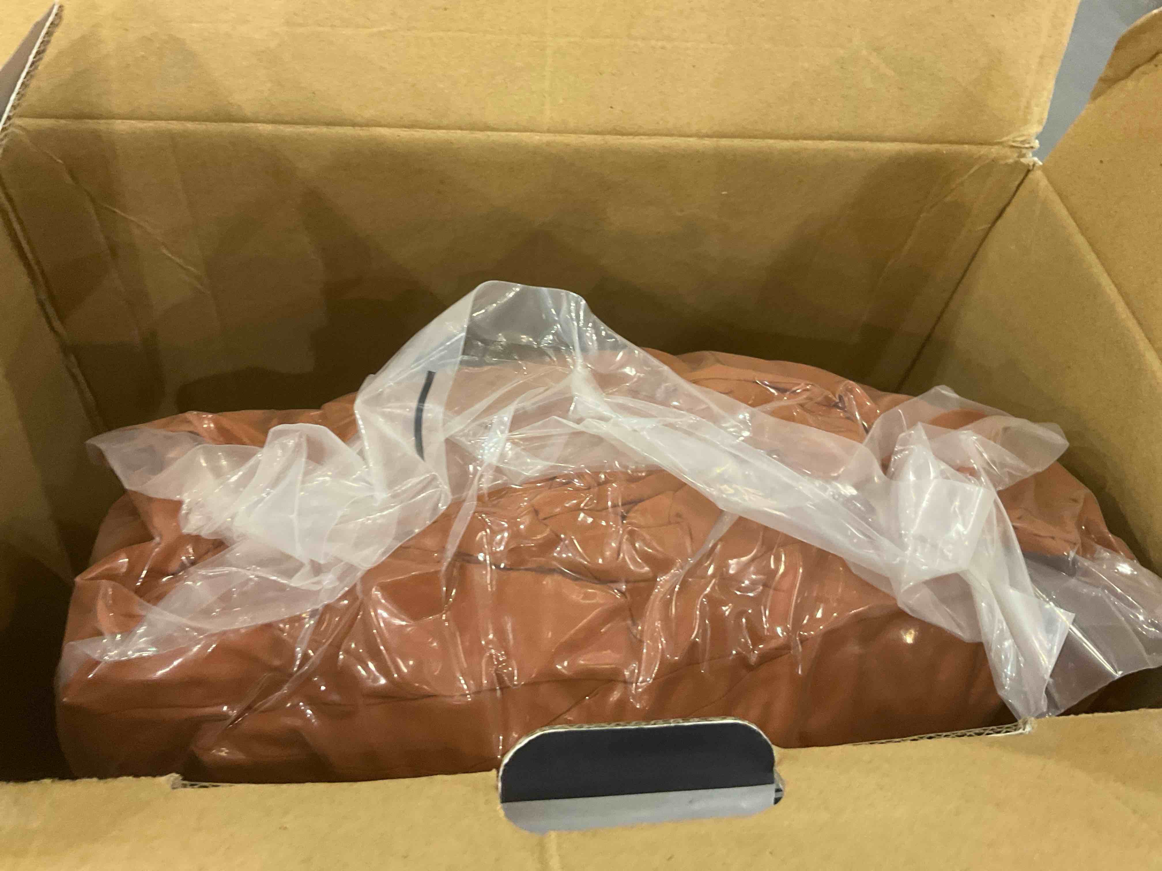 https://s3.amazonaws.com/lotting-images-prod/BargainHunt/EXS01501487_1718022093877.jpeg