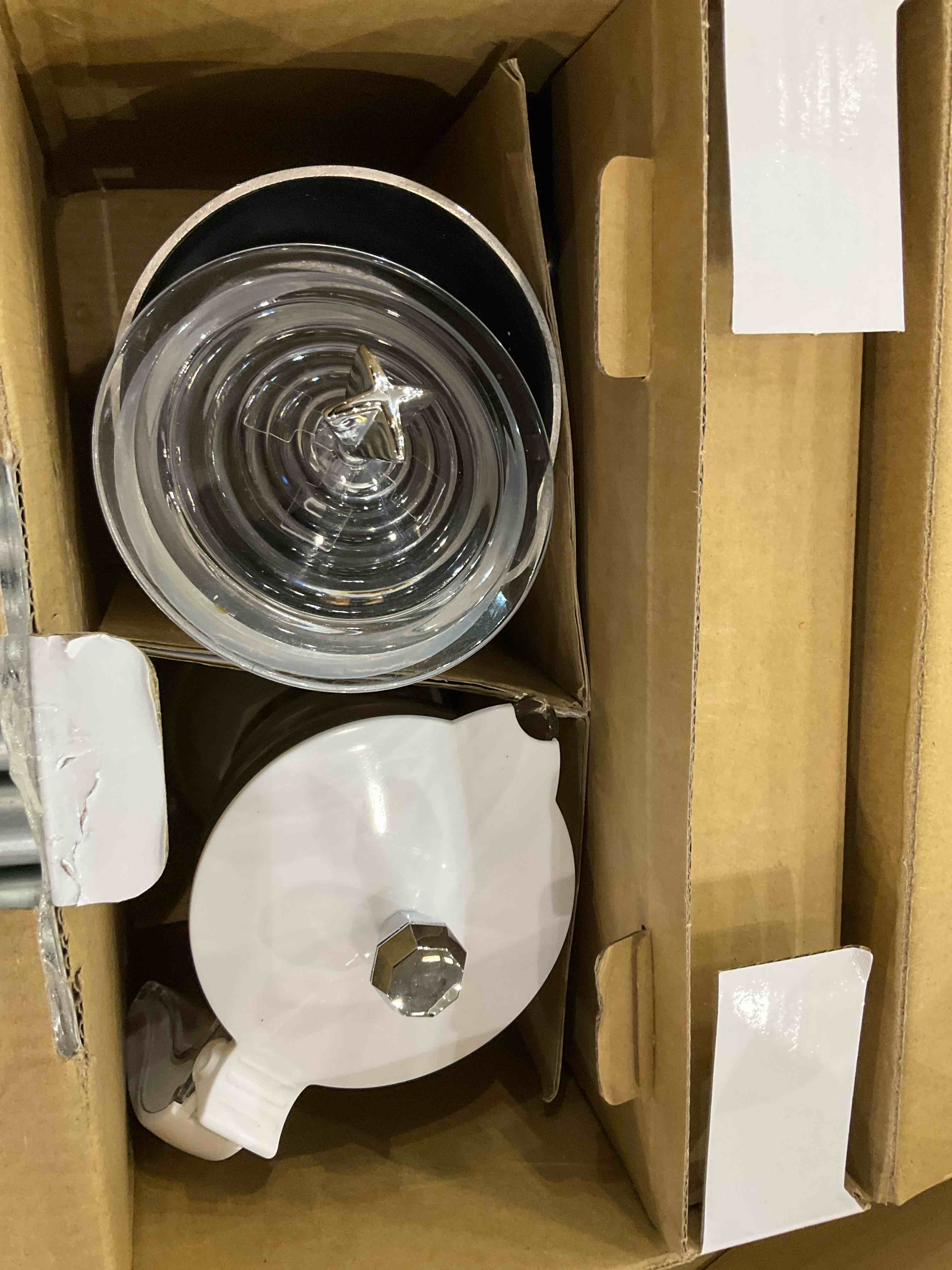 https://s3.amazonaws.com/lotting-images-prod/BargainHunt/EXS01501507_1716404897901.jpeg