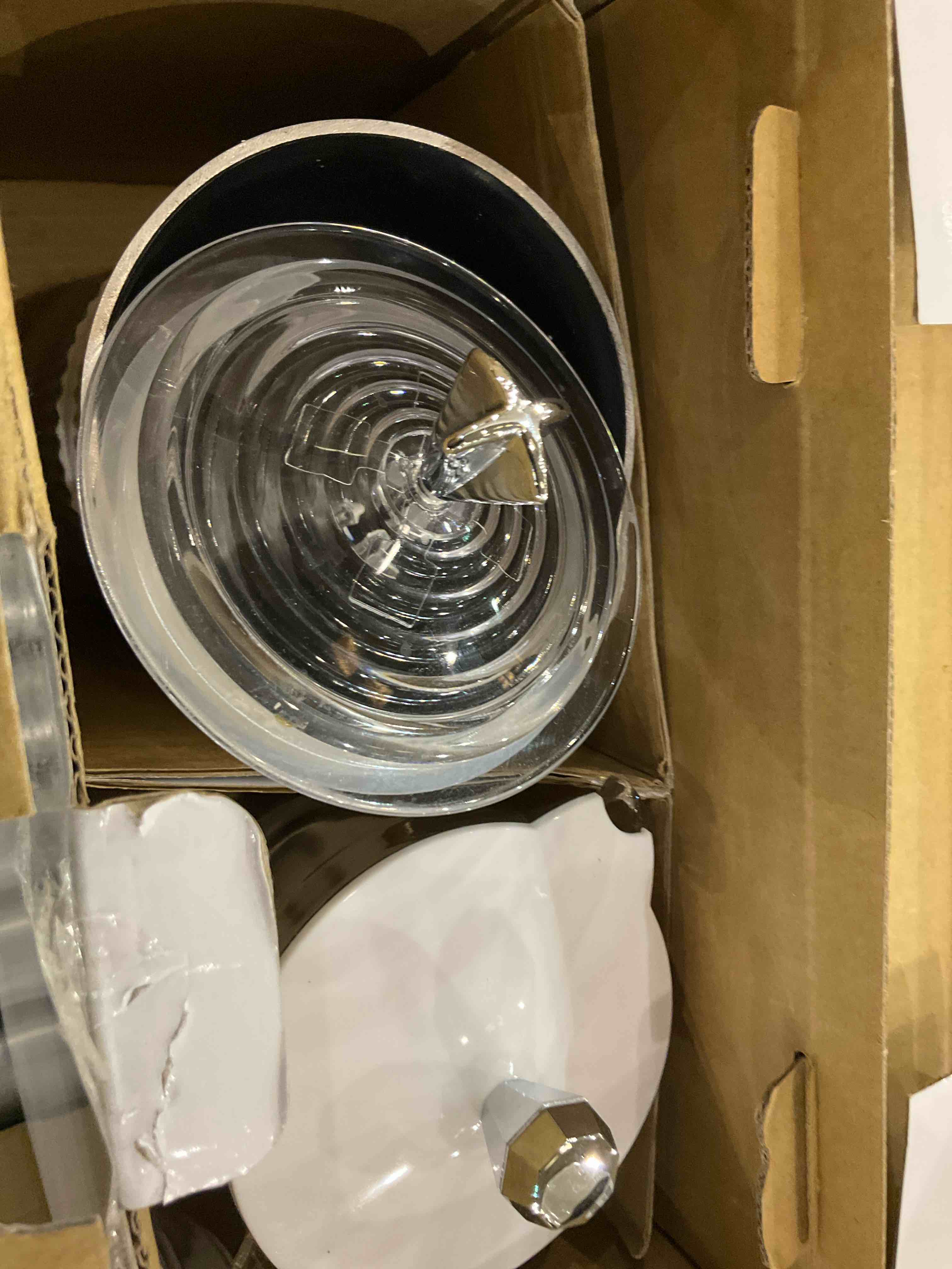 https://s3.amazonaws.com/lotting-images-prod/BargainHunt/EXS01501507_1716404899235.jpeg