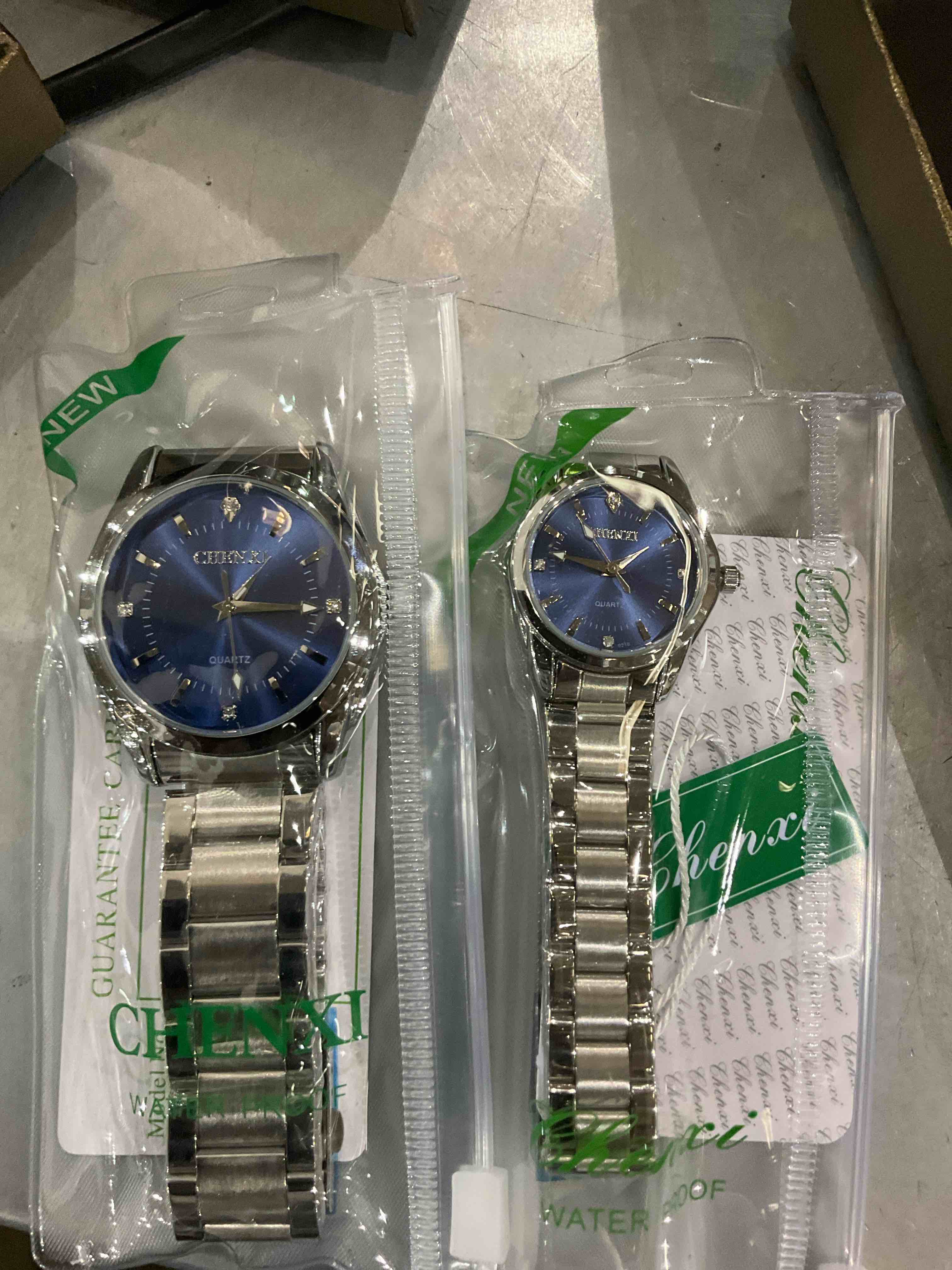 https://s3.amazonaws.com/lotting-images-prod/BargainHunt/EXS01501533_1716467993889.jpeg
