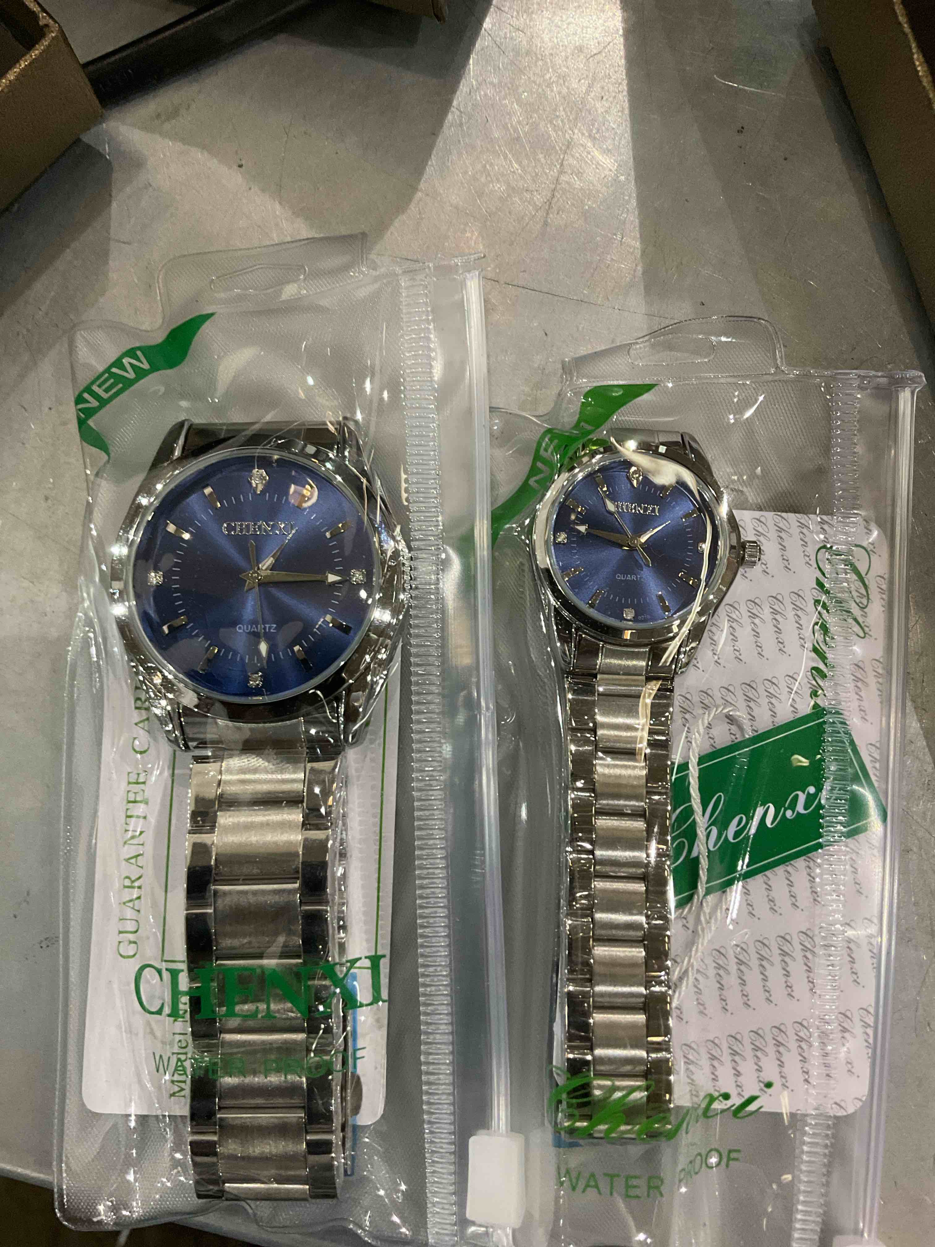 https://s3.amazonaws.com/lotting-images-prod/BargainHunt/EXS01501533_1716467995283.jpeg