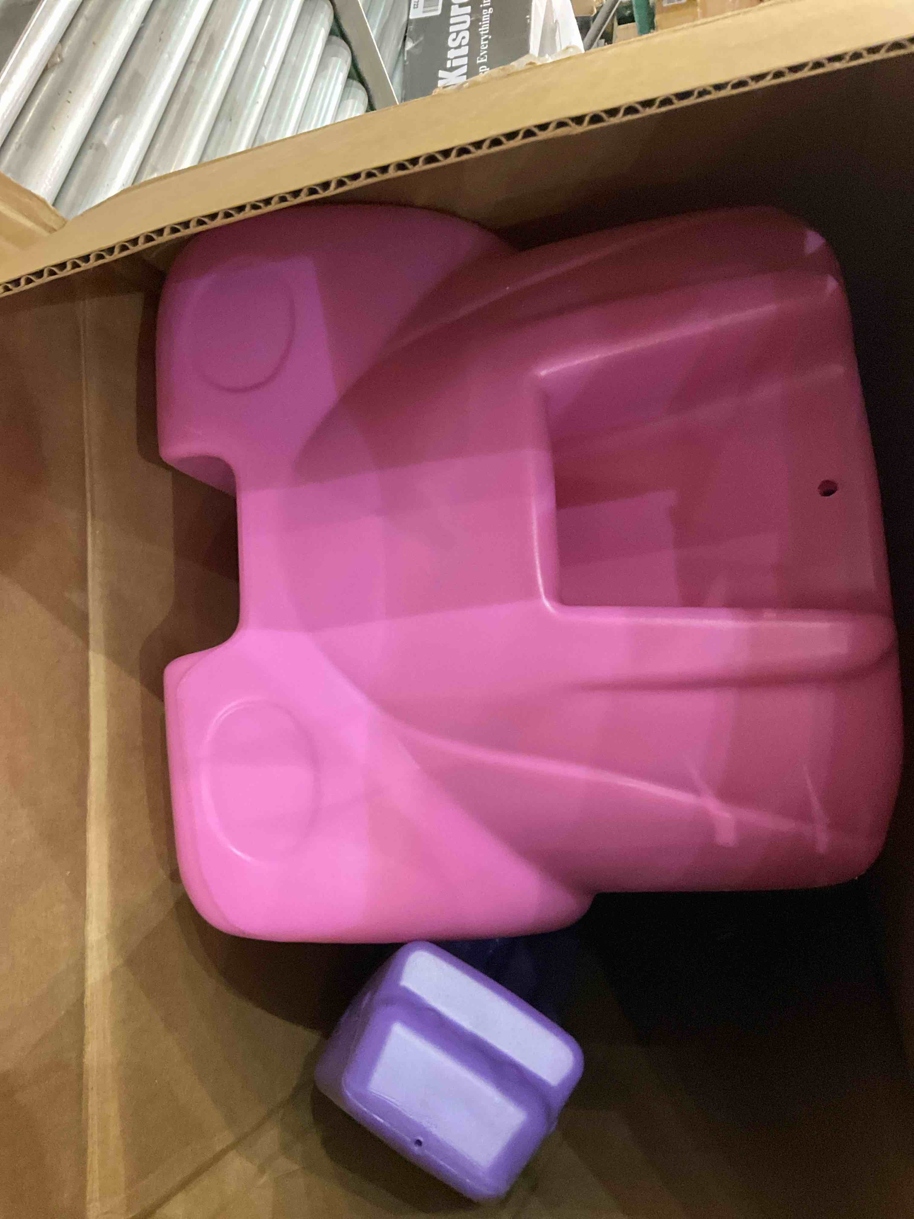 https://s3.amazonaws.com/lotting-images-prod/BargainHunt/EXS01501614_1716490782662.jpeg