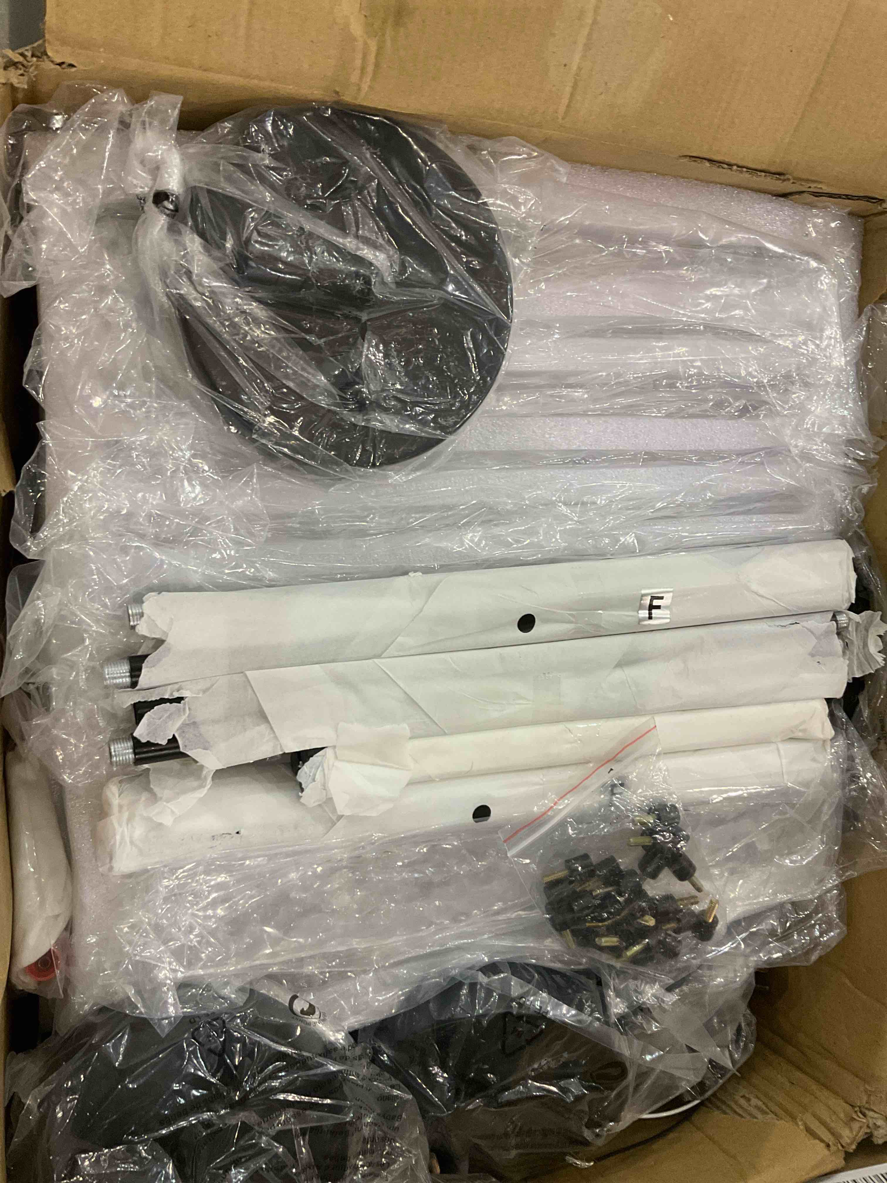 https://s3.amazonaws.com/lotting-images-prod/BargainHunt/EXS01501620_1716549927438.jpeg