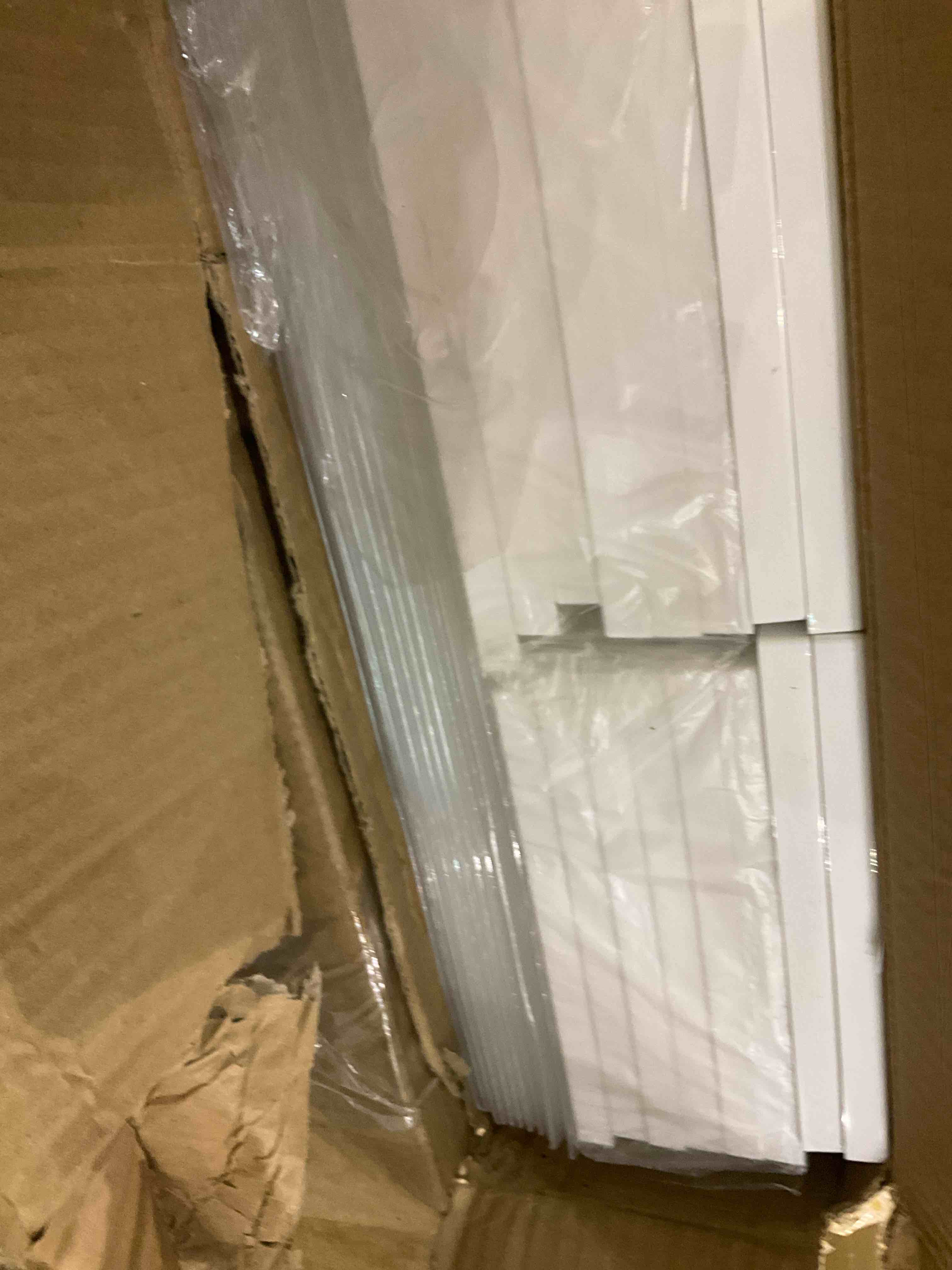 https://s3.amazonaws.com/lotting-images-prod/BargainHunt/EXS01501667_1716561738739.jpeg
