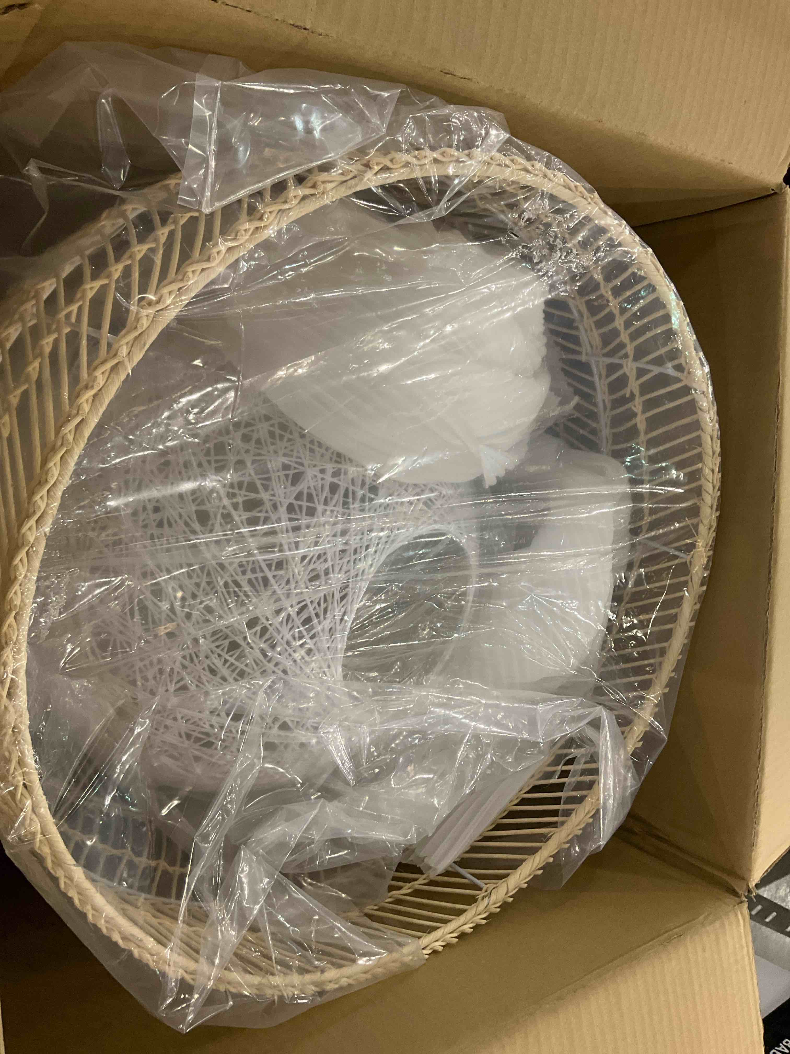 https://s3.amazonaws.com/lotting-images-prod/BargainHunt/EXS01501705_1716898612806.jpeg