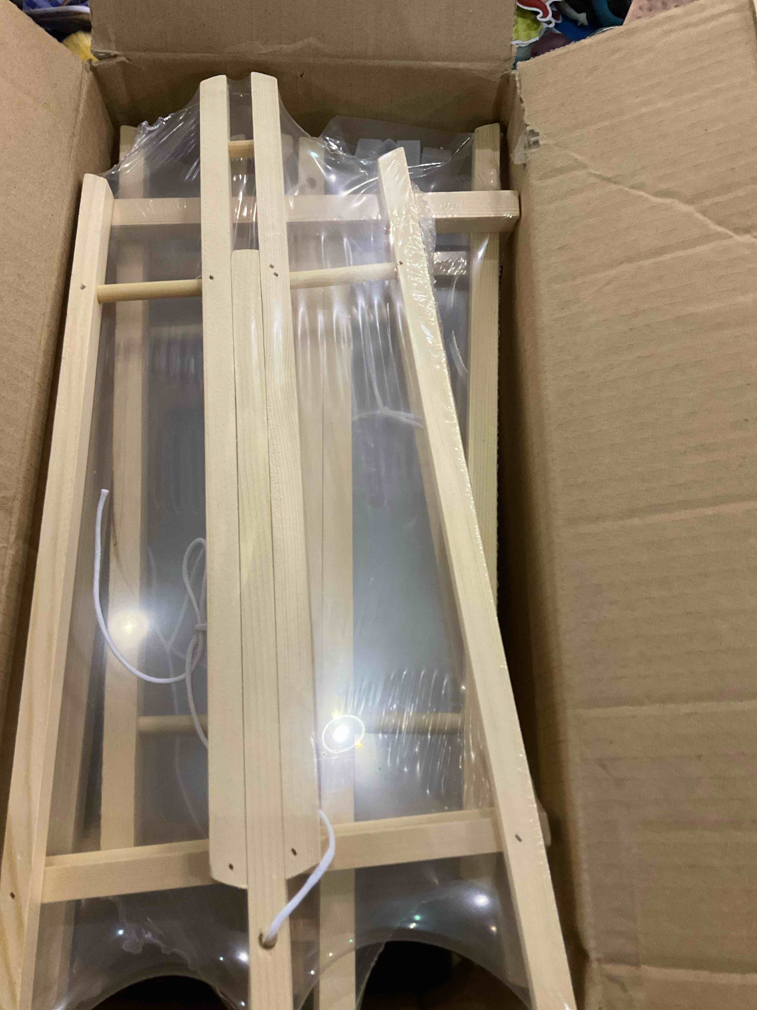 https://s3.amazonaws.com/lotting-images-prod/BargainHunt/EXS01501805_1716981593566.jpeg