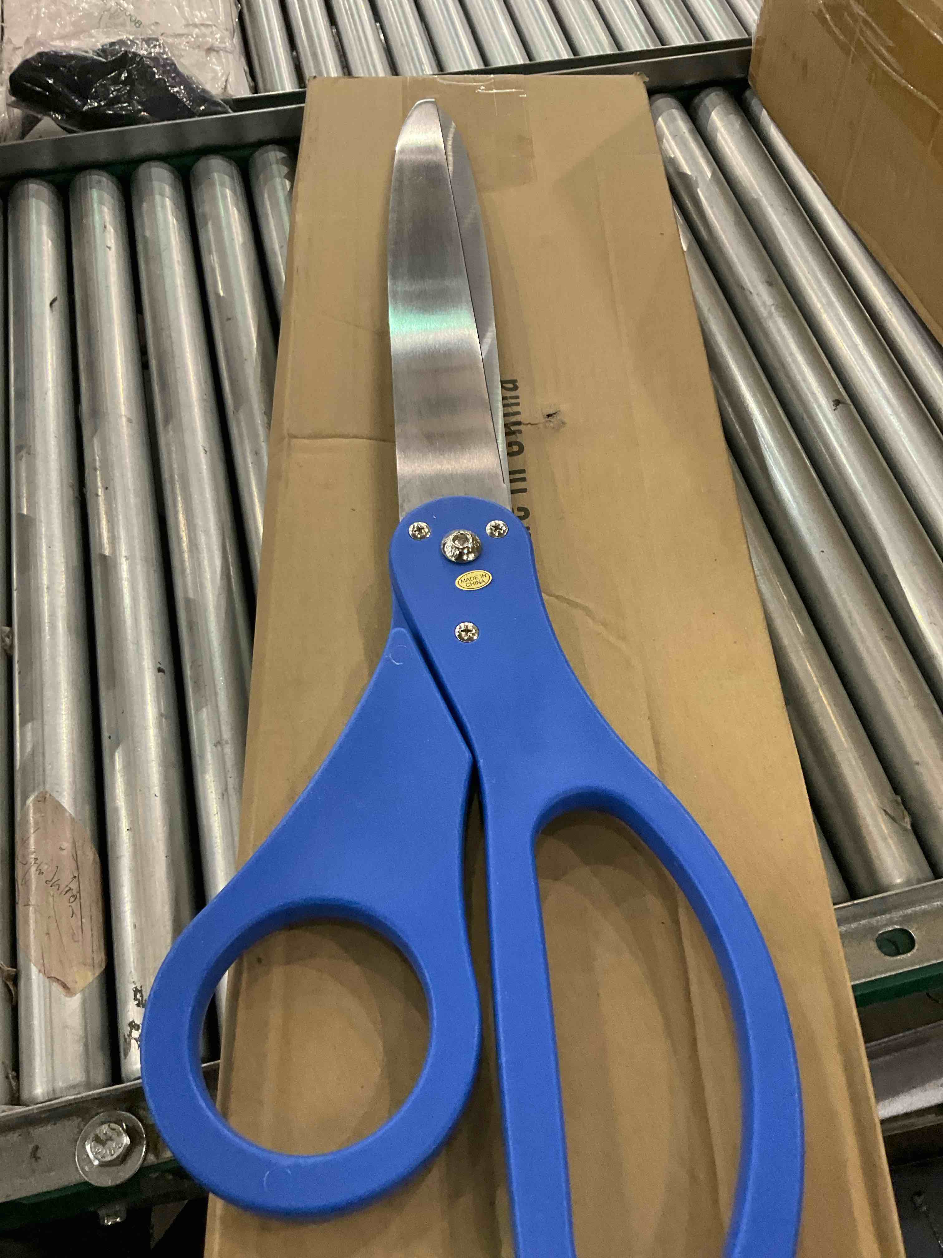 https://s3.amazonaws.com/lotting-images-prod/BargainHunt/EXS01501826_1716985916532.jpeg