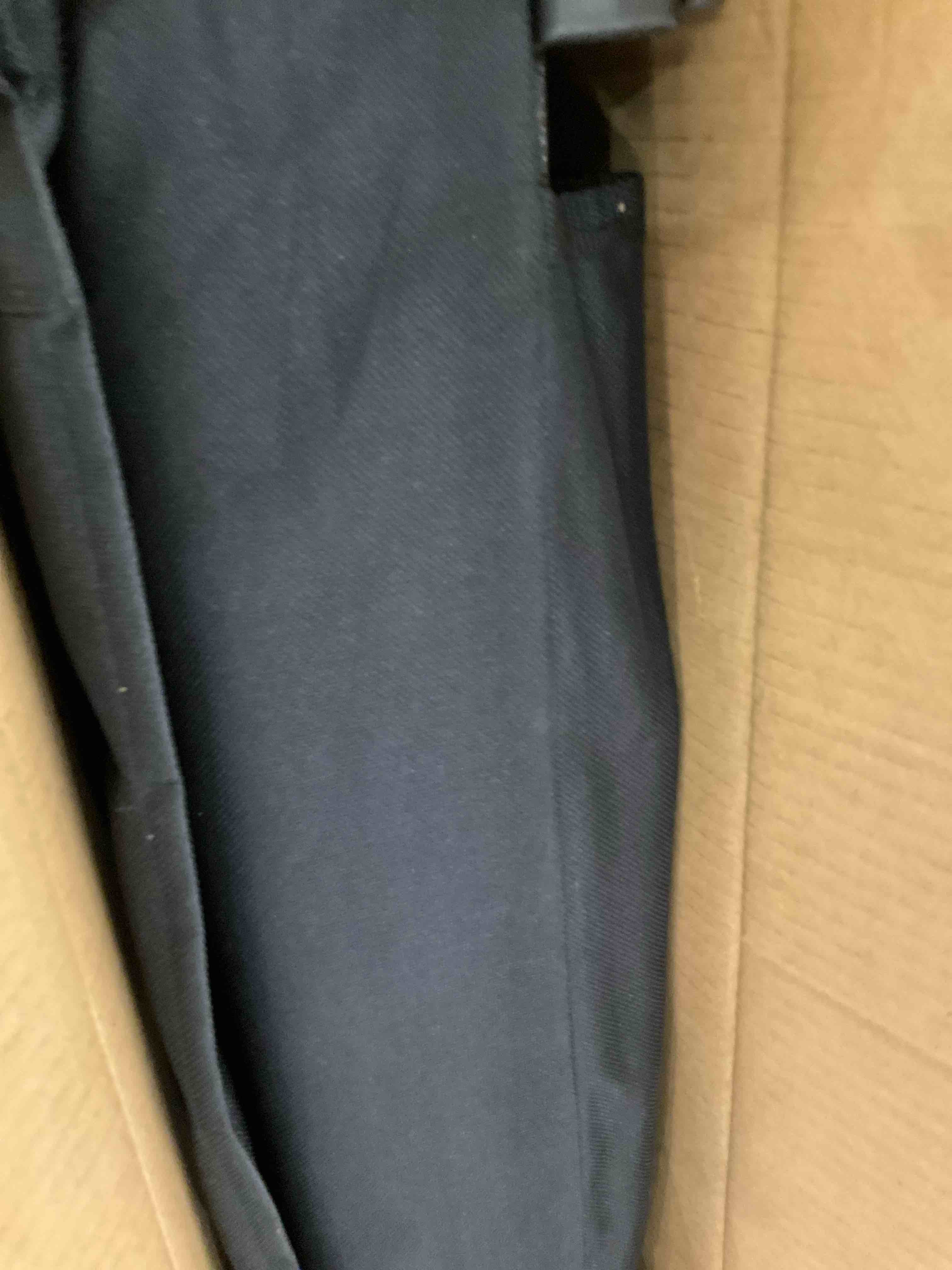 https://s3.amazonaws.com/lotting-images-prod/BargainHunt/EXS01501866_1716995693522.jpeg