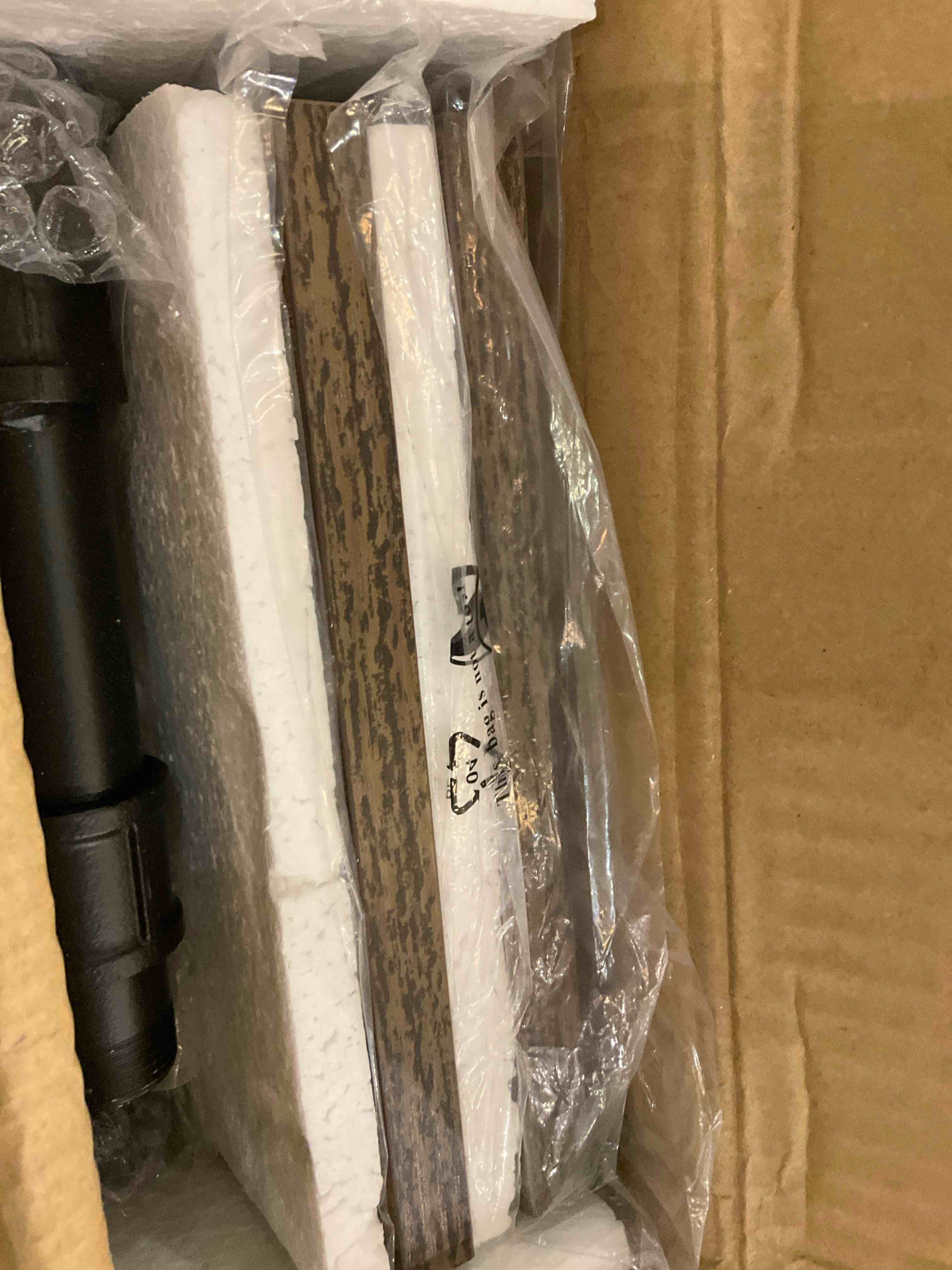 https://s3.amazonaws.com/lotting-images-prod/BargainHunt/EXS01501907_1717007882558.jpeg