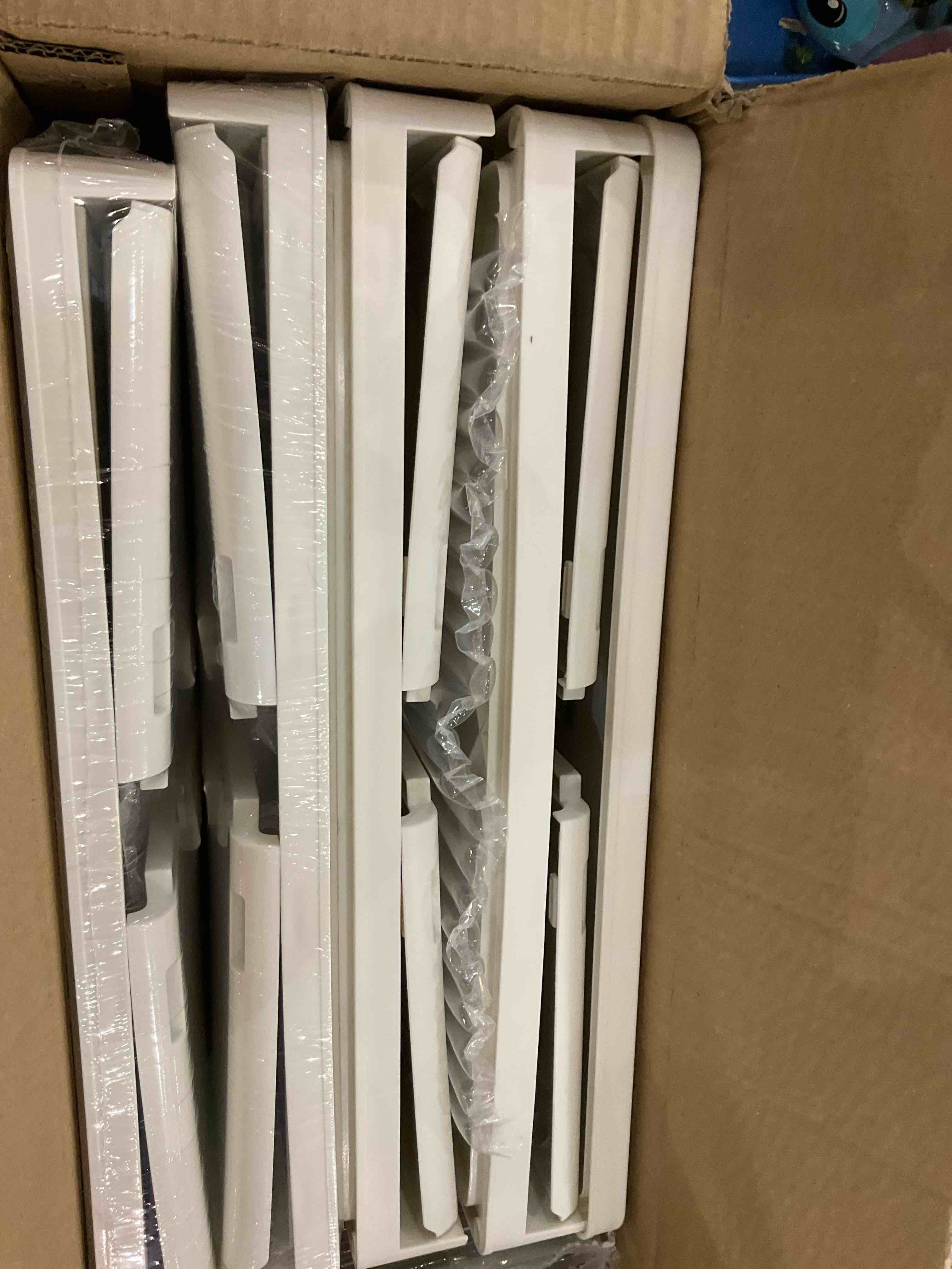 https://s3.amazonaws.com/lotting-images-prod/BargainHunt/EXS01501937_1717072235255.jpeg
