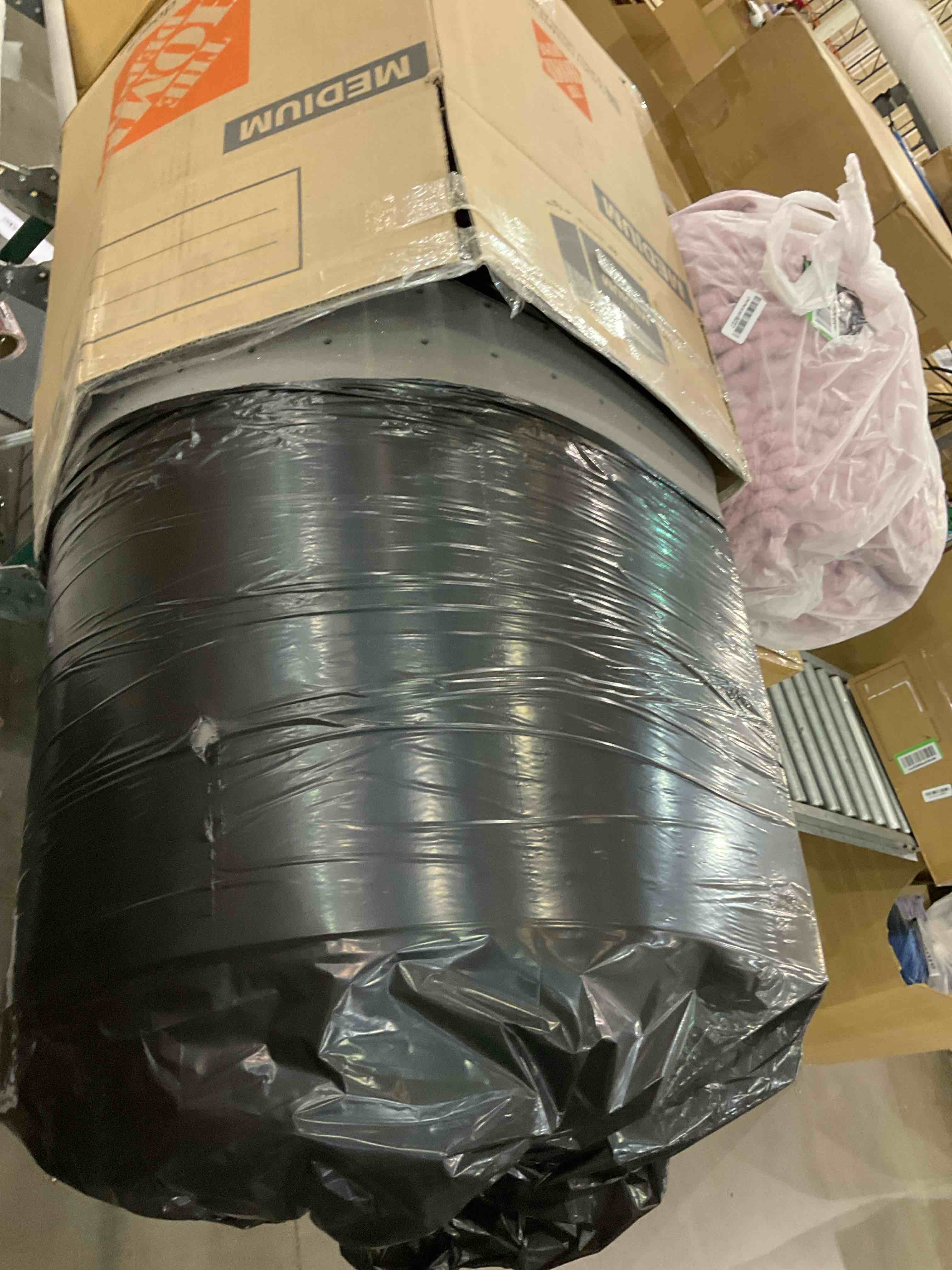 https://s3.amazonaws.com/lotting-images-prod/BargainHunt/EXS01502034_1715967237917.jpeg