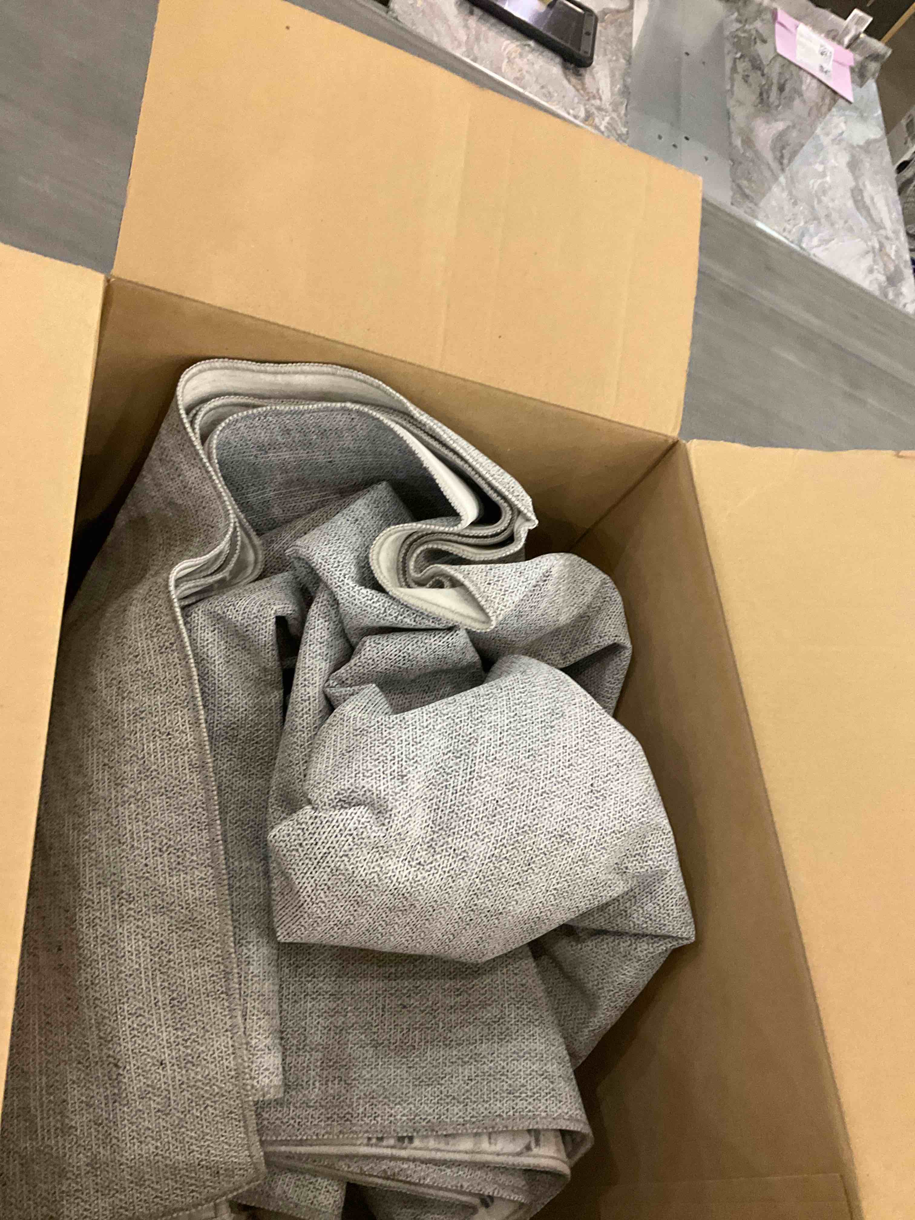 https://s3.amazonaws.com/lotting-images-prod/BargainHunt/EXS01502044_1715967976683.jpeg