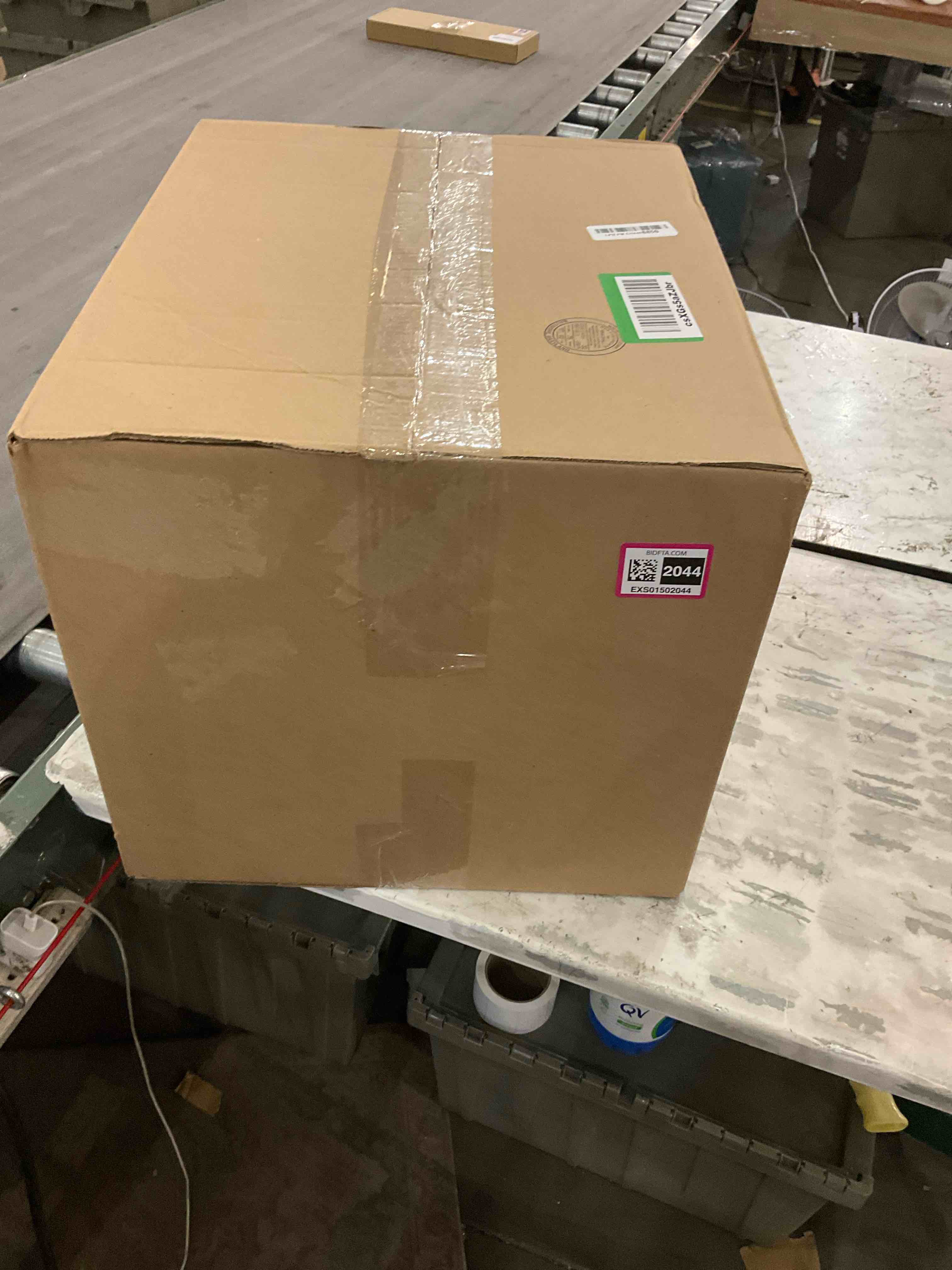 https://s3.amazonaws.com/lotting-images-prod/BargainHunt/EXS01502044_1715968006459.jpeg