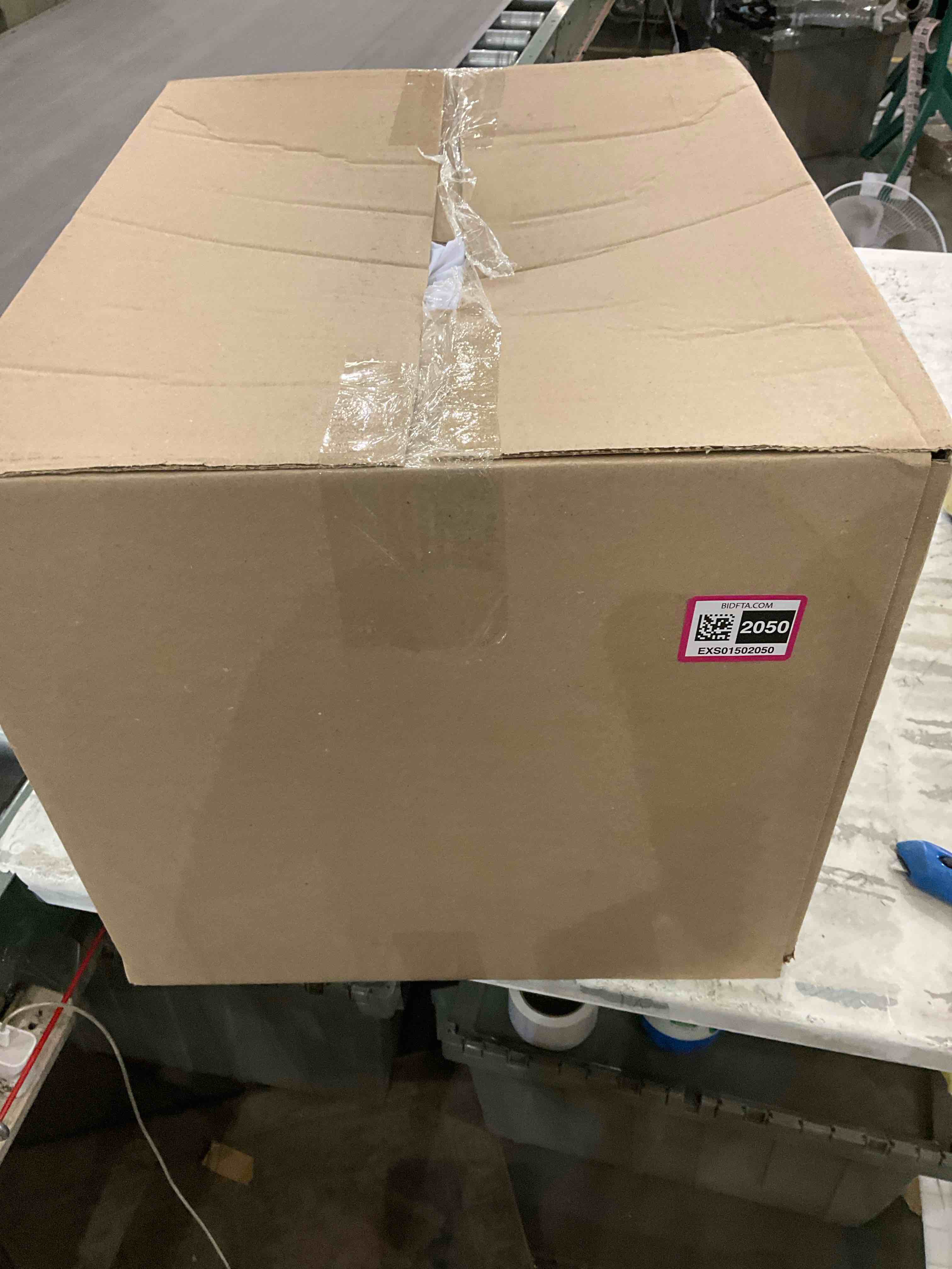 https://s3.amazonaws.com/lotting-images-prod/BargainHunt/EXS01502050_1715968370727.jpeg
