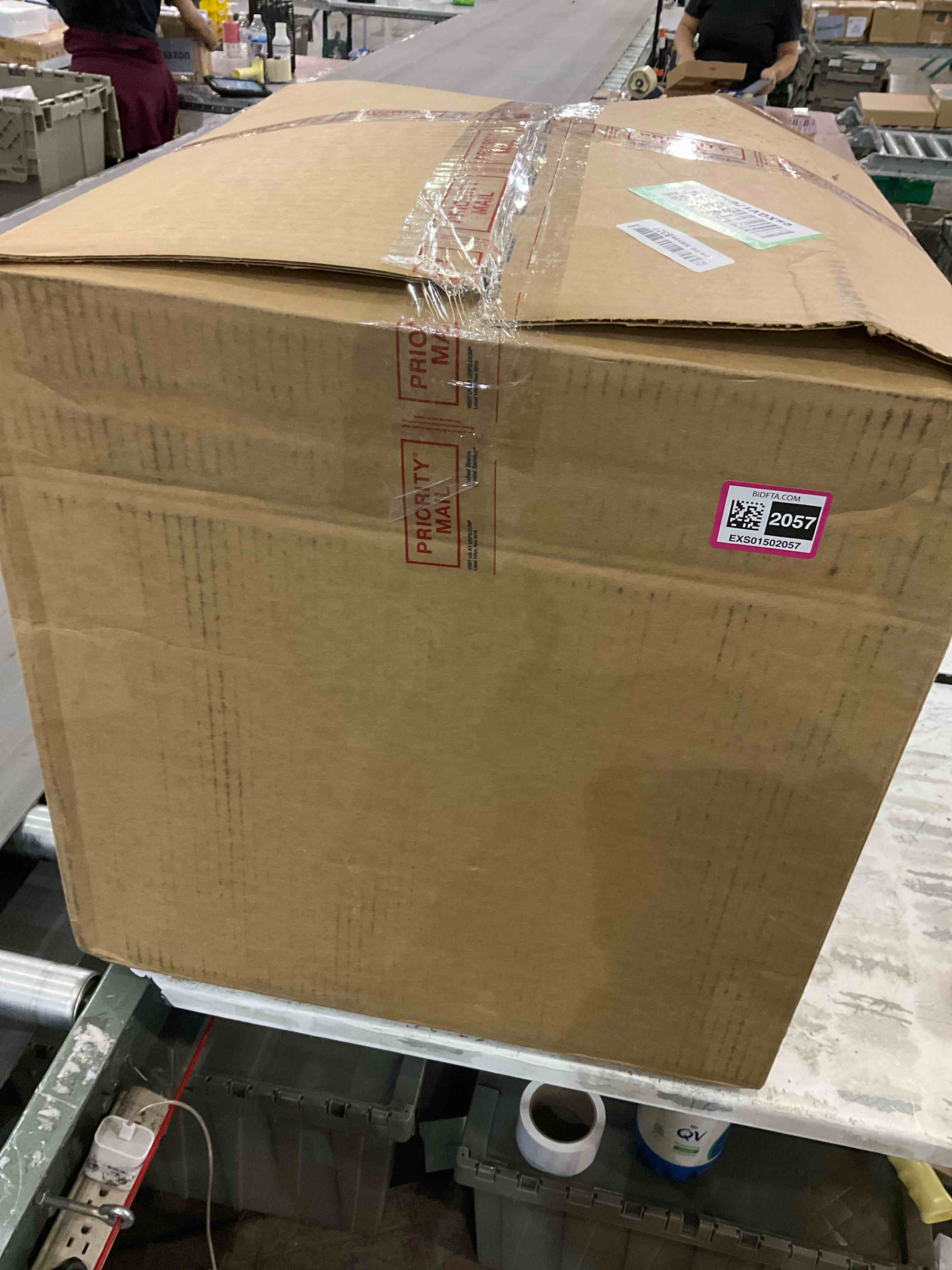 https://s3.amazonaws.com/lotting-images-prod/BargainHunt/EXS01502057_1715970606734.jpeg