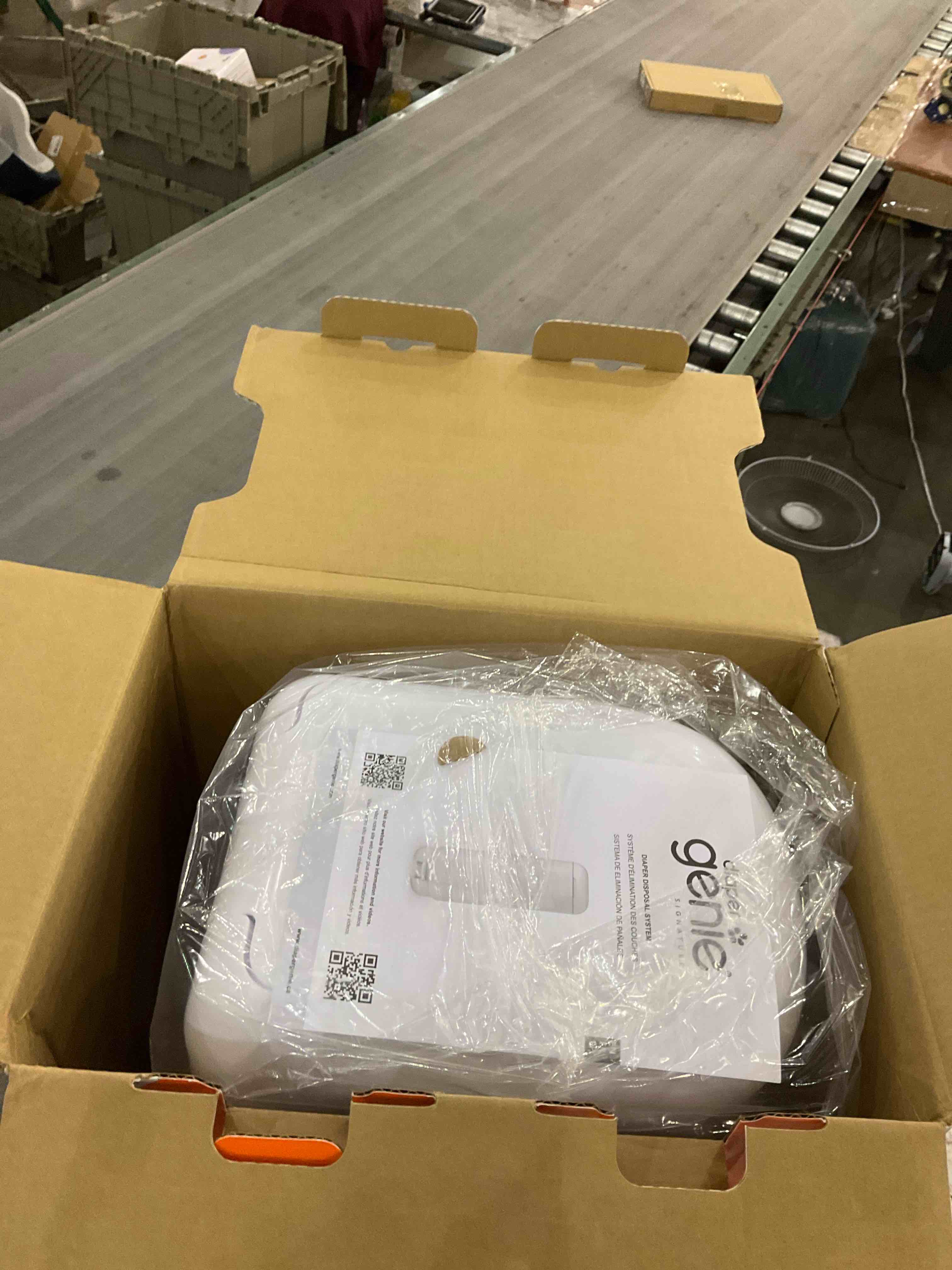 https://s3.amazonaws.com/lotting-images-prod/BargainHunt/EXS01502059_1715970725601.jpeg