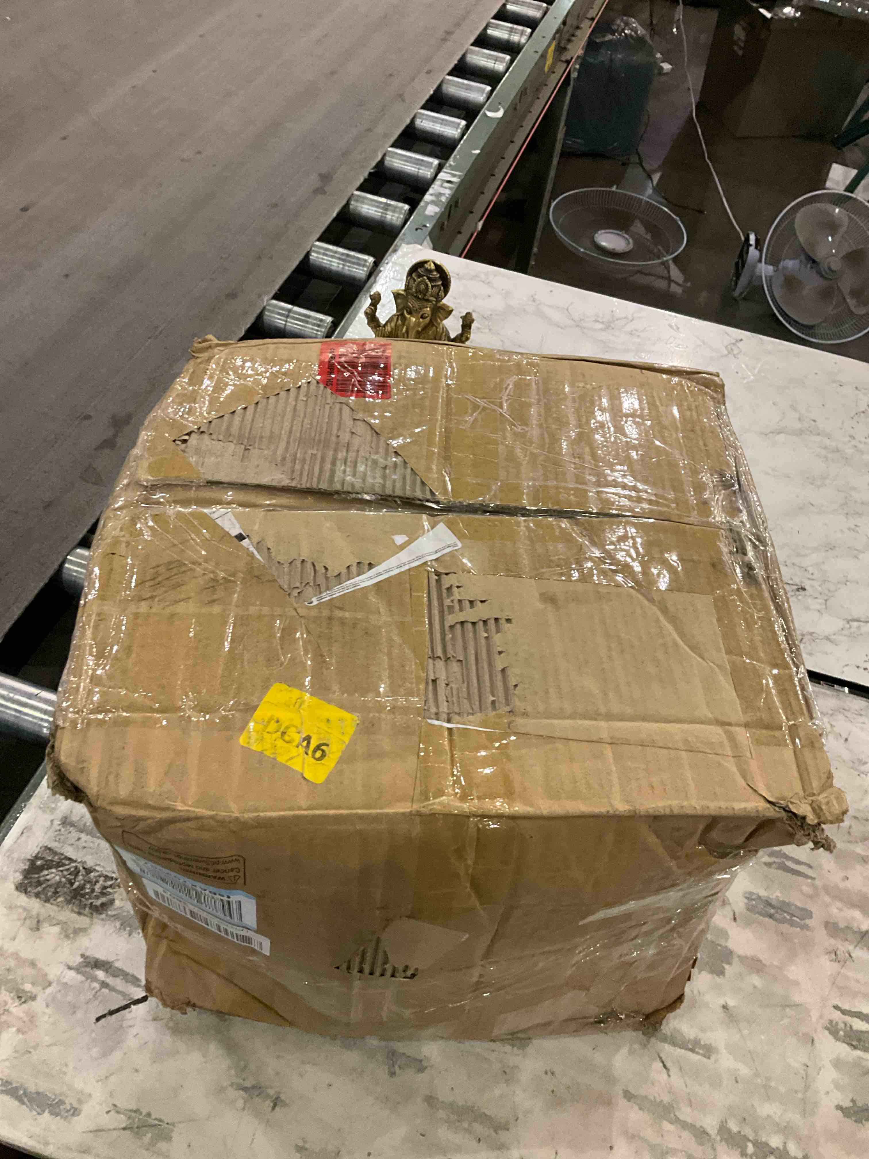 https://s3.amazonaws.com/lotting-images-prod/BargainHunt/EXS01502078_1716204302179.jpeg