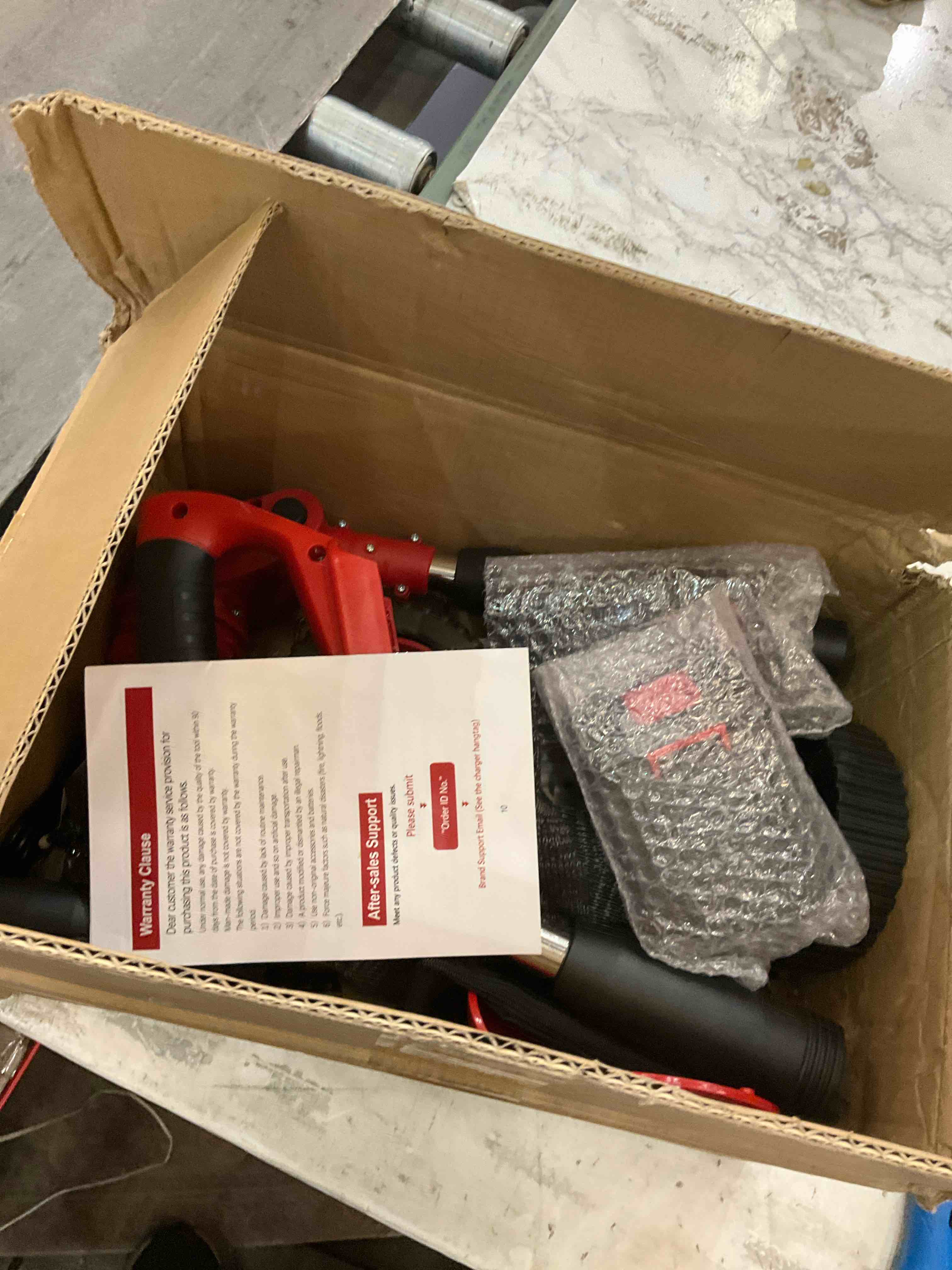 https://s3.amazonaws.com/lotting-images-prod/BargainHunt/EXS01502207_1716223498729.jpeg