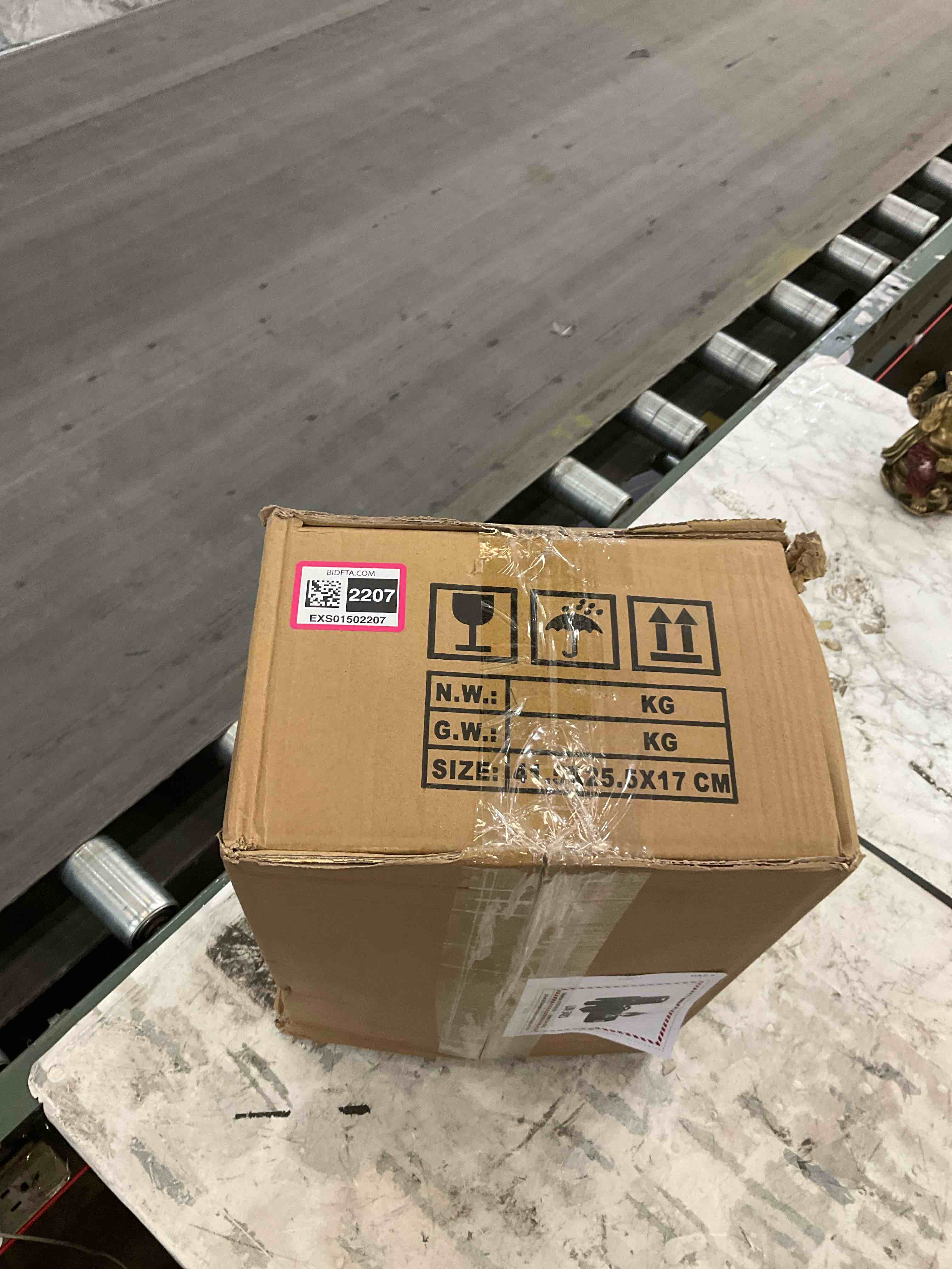 https://s3.amazonaws.com/lotting-images-prod/BargainHunt/EXS01502207_1716223521425.jpeg