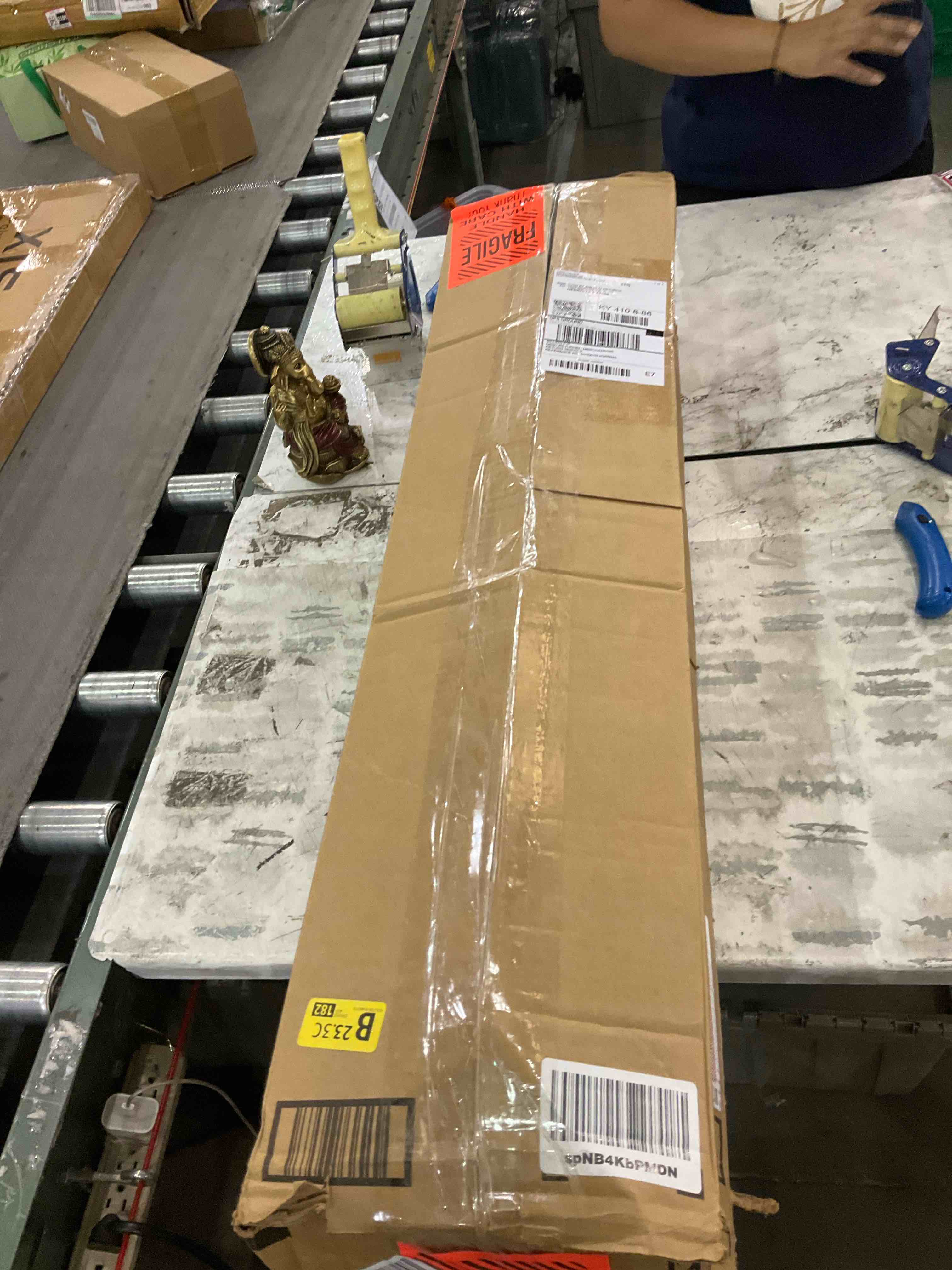 https://s3.amazonaws.com/lotting-images-prod/BargainHunt/EXS01502326_1716295325900.jpeg