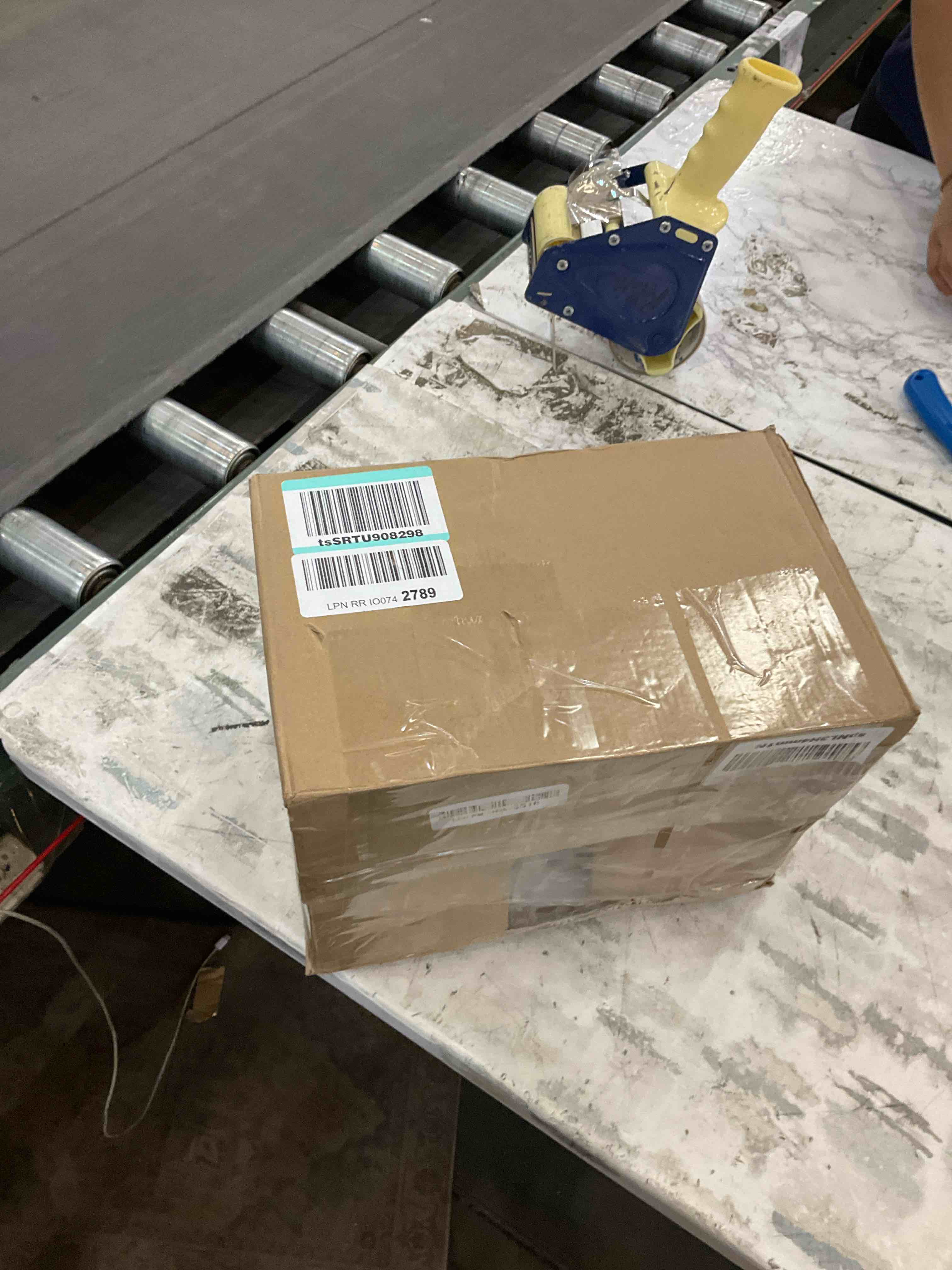 https://s3.amazonaws.com/lotting-images-prod/BargainHunt/EXS01502396_1716305117831.jpeg
