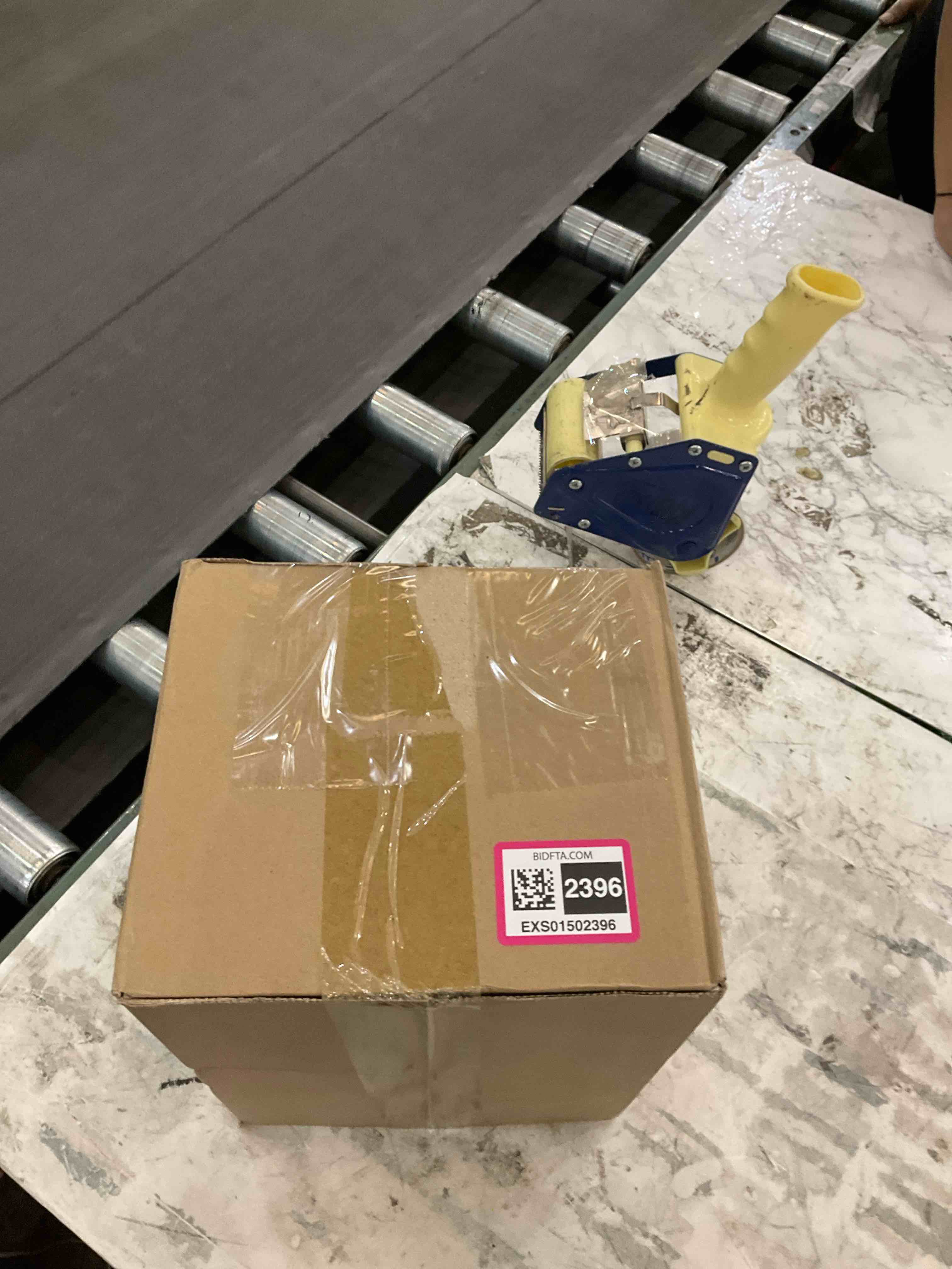 https://s3.amazonaws.com/lotting-images-prod/BargainHunt/EXS01502396_1716305128635.jpeg