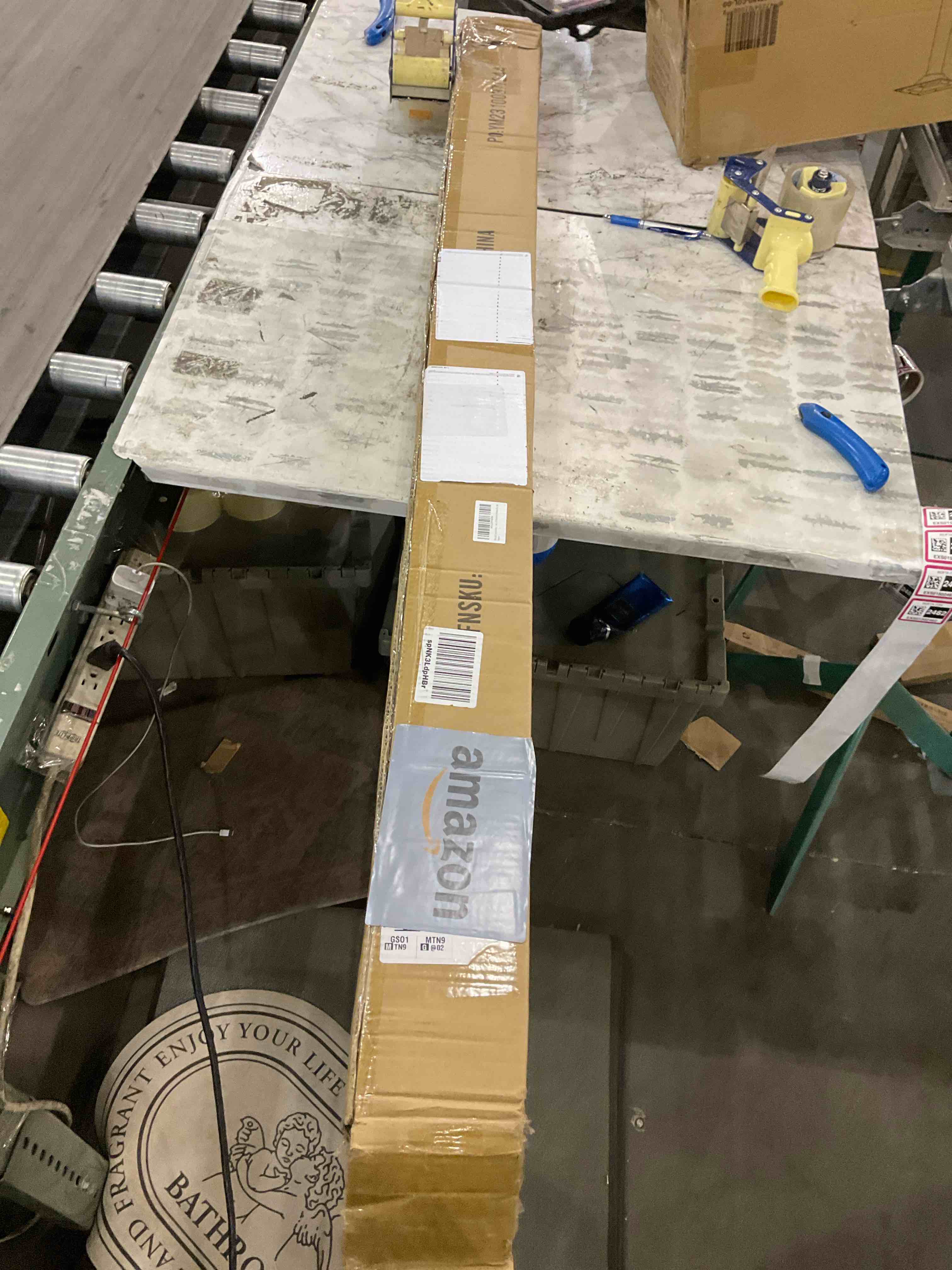 https://s3.amazonaws.com/lotting-images-prod/BargainHunt/EXS01502462_1716377570746.jpeg