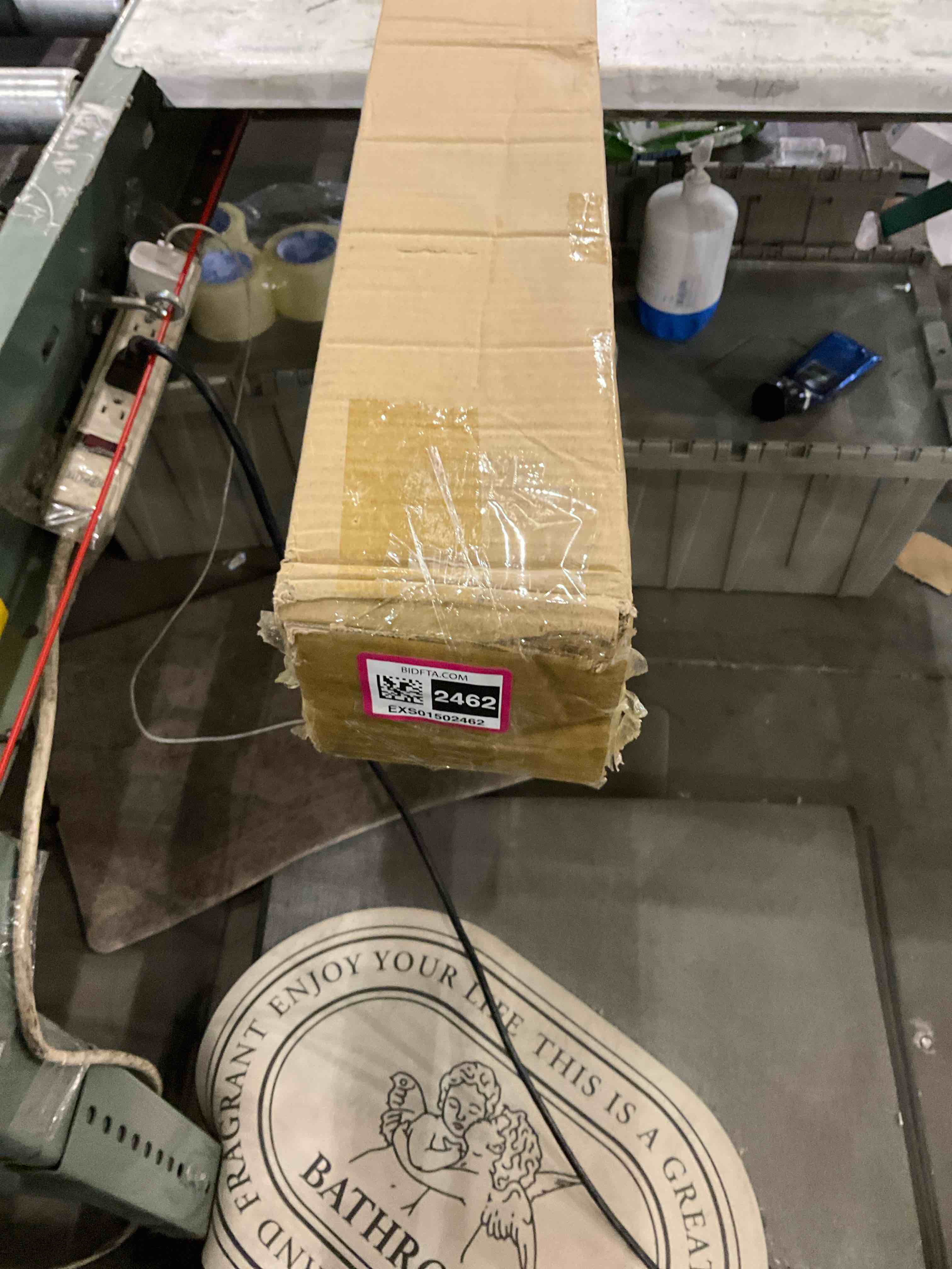 https://s3.amazonaws.com/lotting-images-prod/BargainHunt/EXS01502462_1716377599479.jpeg