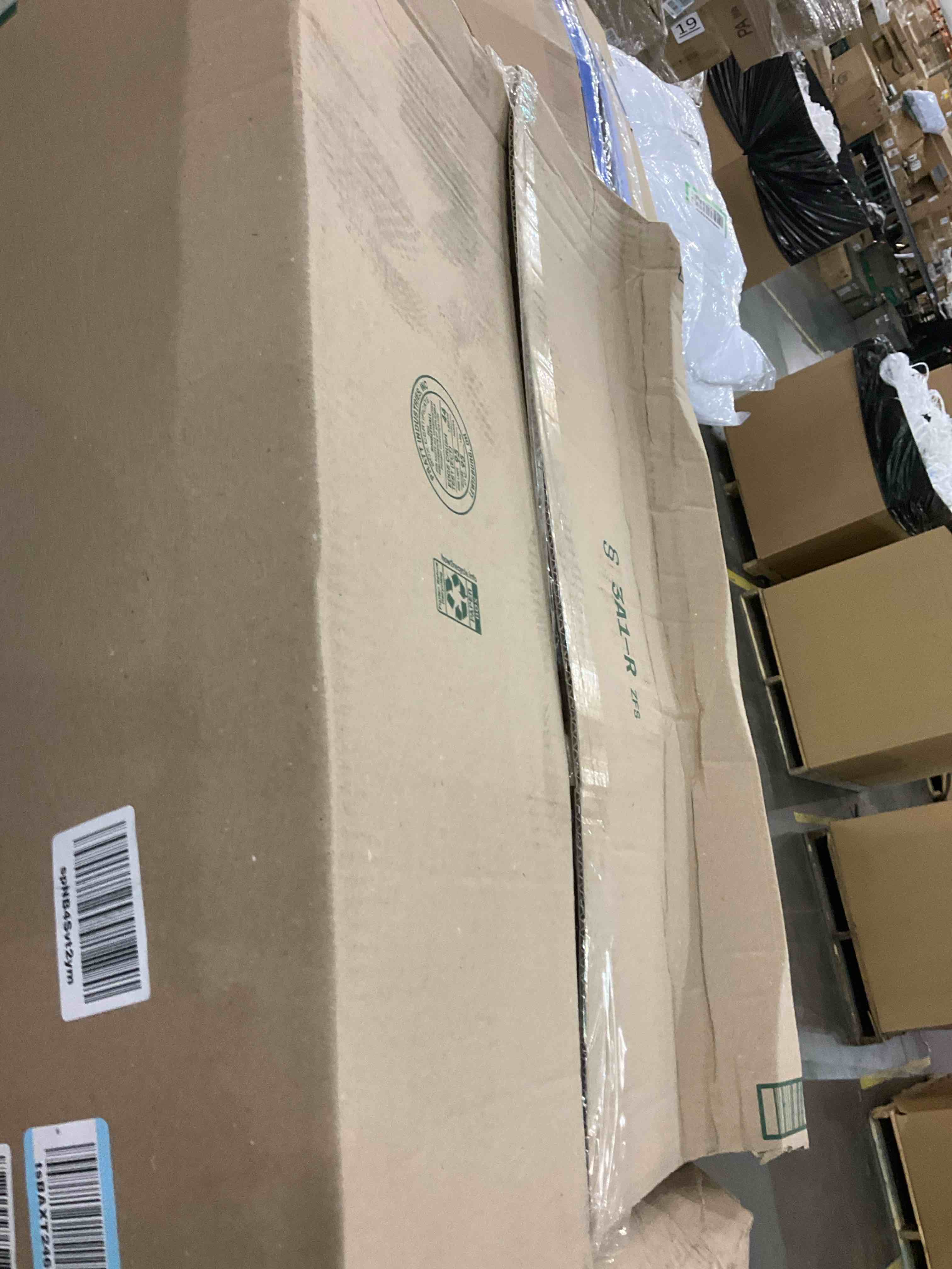 https://s3.amazonaws.com/lotting-images-prod/BargainHunt/EXS01502736_1717499415677.jpeg