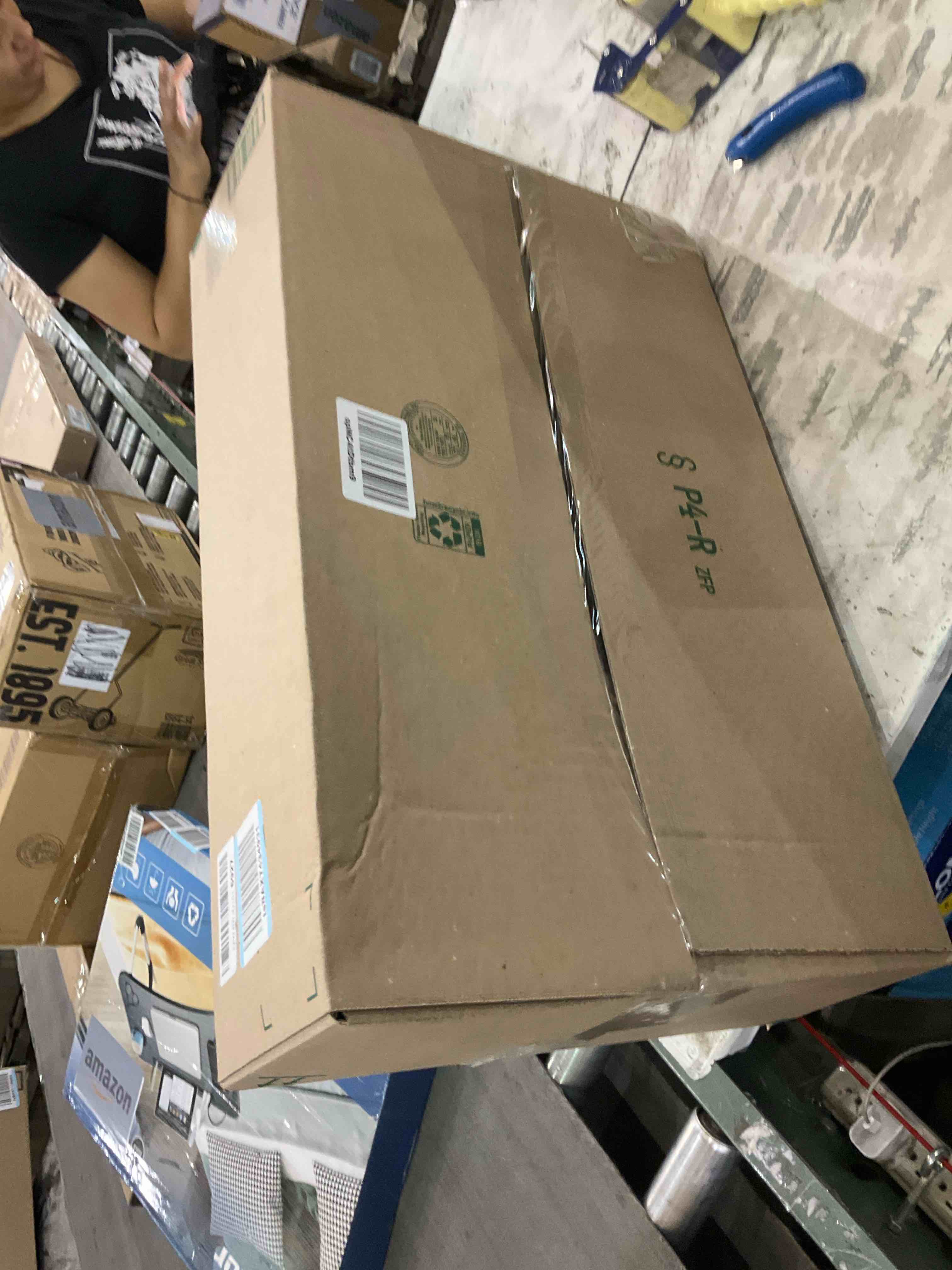 https://s3.amazonaws.com/lotting-images-prod/BargainHunt/EXS01502776_1717504811446.jpeg