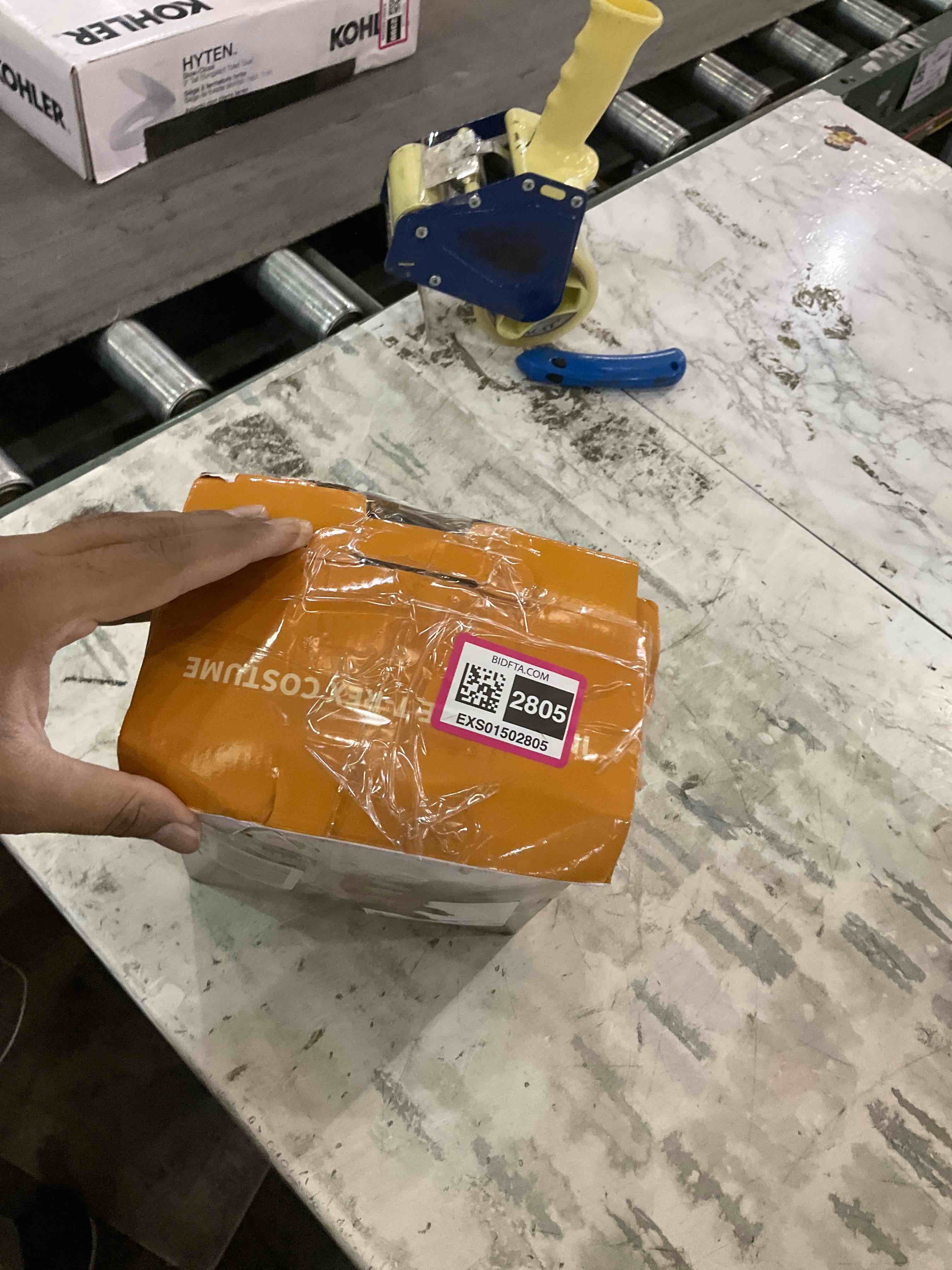 https://s3.amazonaws.com/lotting-images-prod/BargainHunt/EXS01502805_1717509062668.jpeg