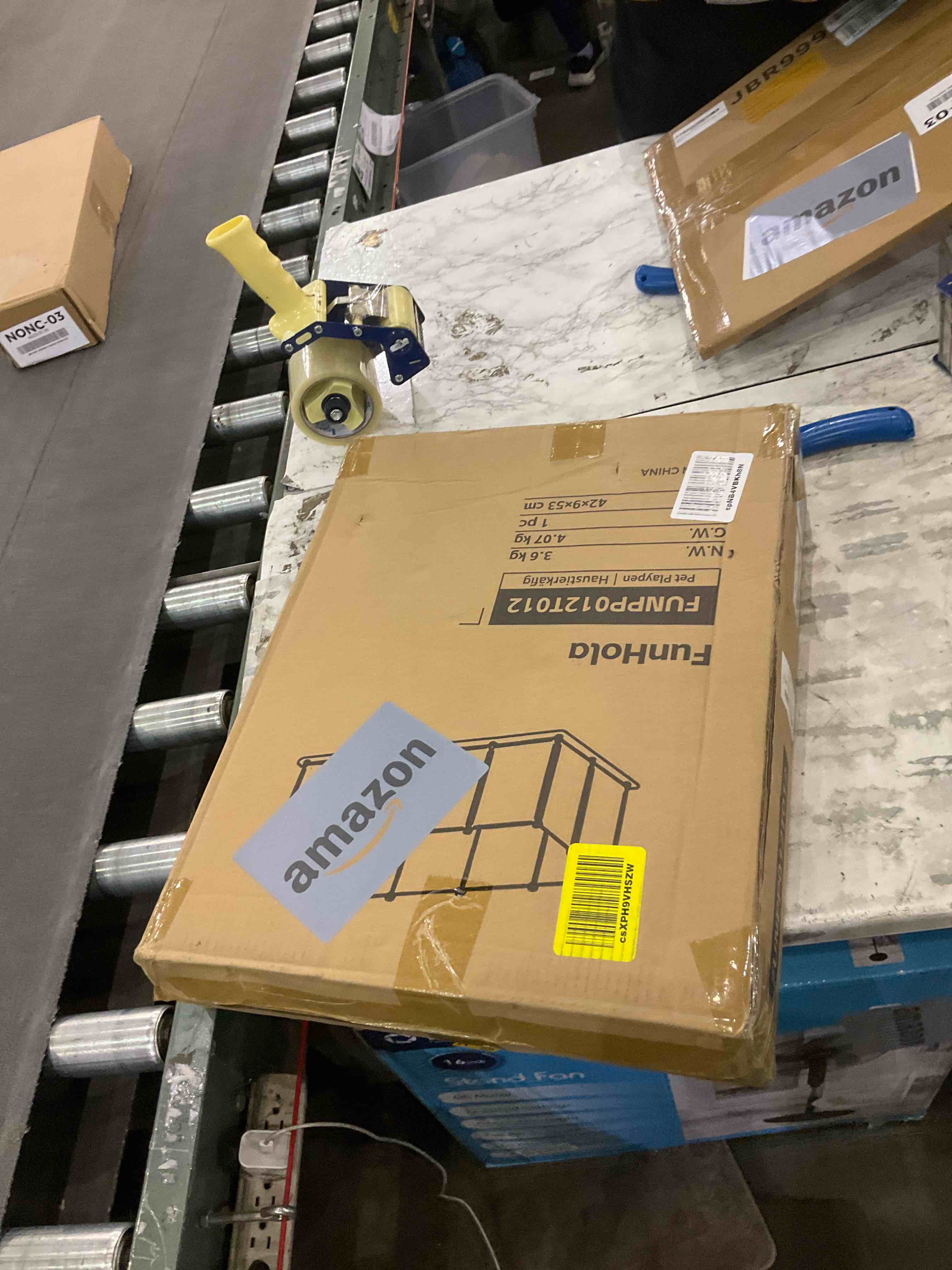 https://s3.amazonaws.com/lotting-images-prod/BargainHunt/EXS01502818_1717510129346.jpeg