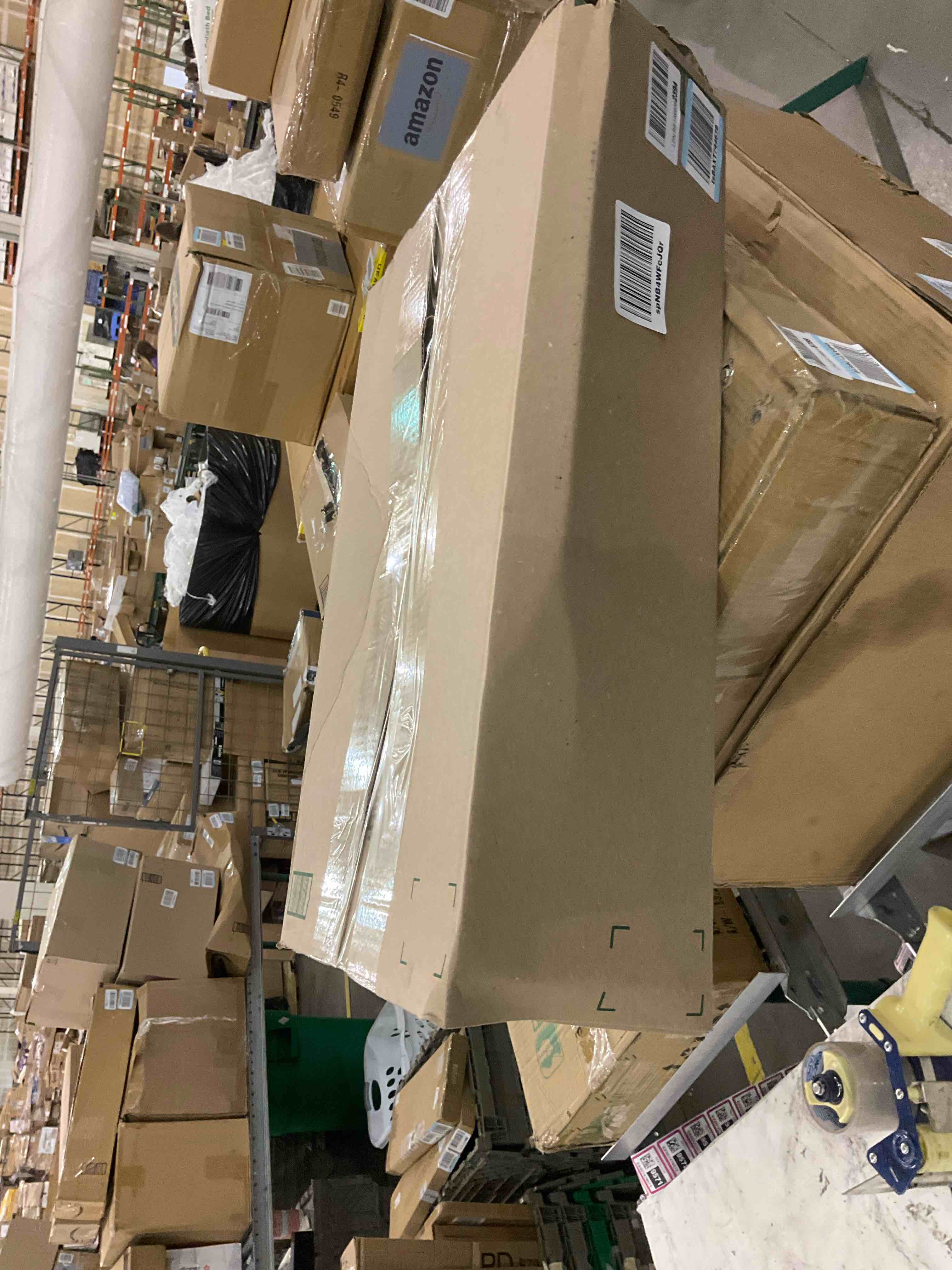 https://s3.amazonaws.com/lotting-images-prod/BargainHunt/EXS01502819_1717510179292.jpeg